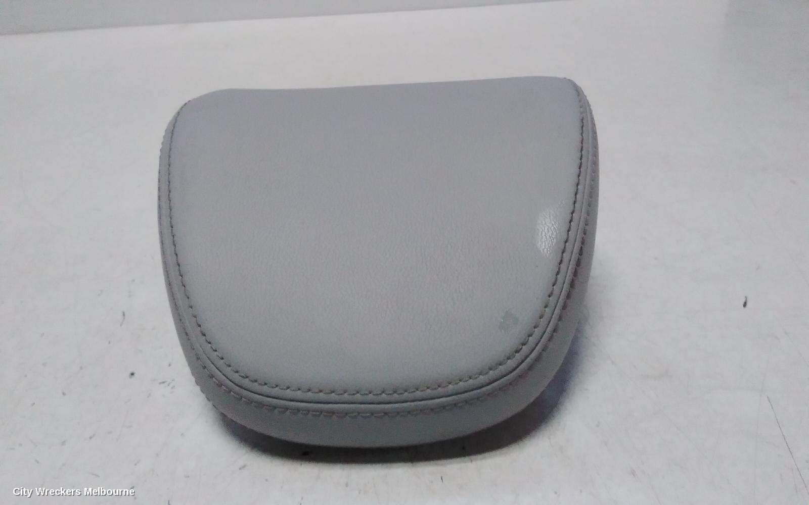 MITSUBISHI OUTLANDER HEADREST, LH REAR 2ND ROW, LEATHER, LIGHT GREY, ZM, 08/2021 ONWARDS