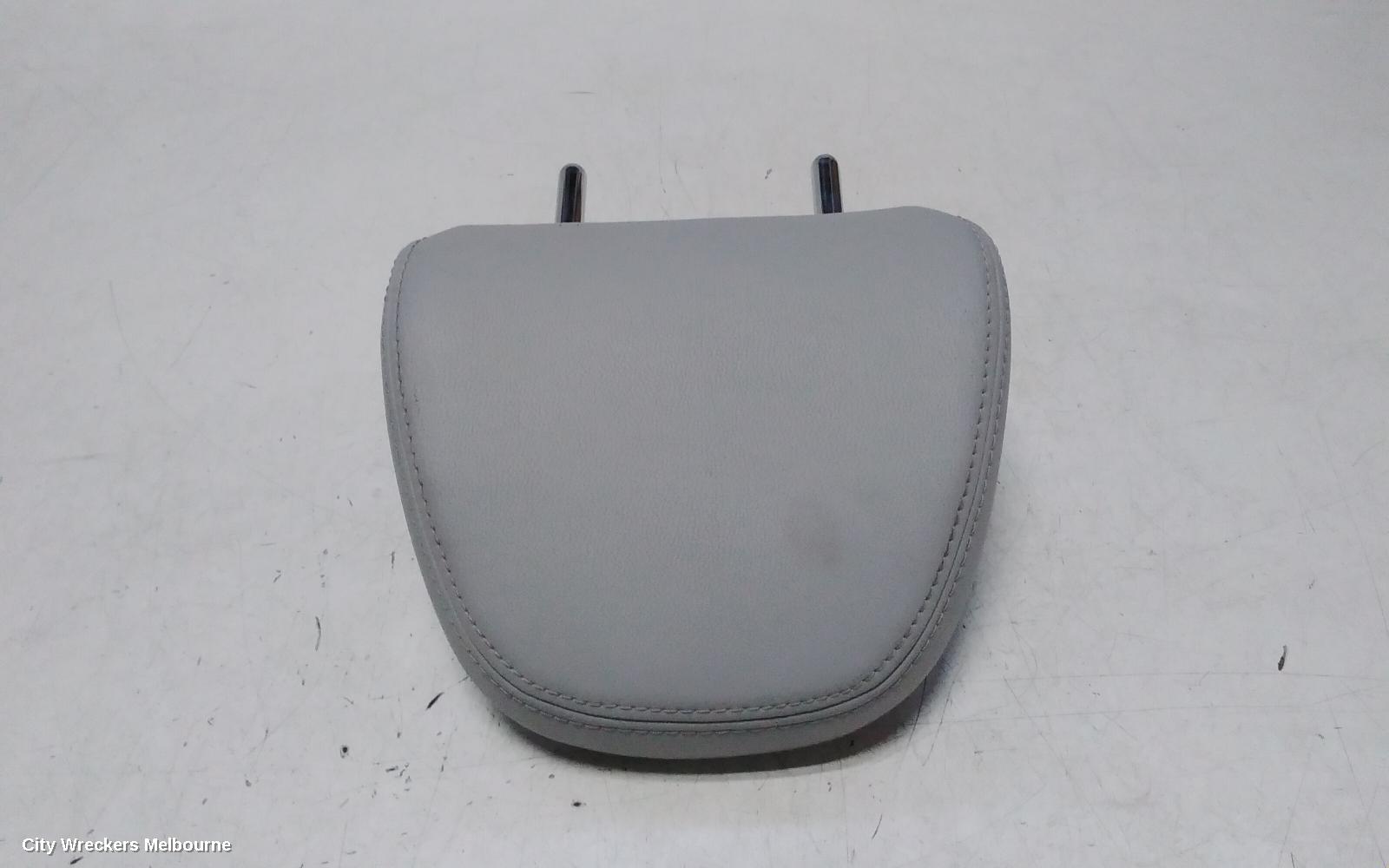 MITSUBISHI OUTLANDER HEADREST, RH REAR 2ND ROW, LEATHER, LIGHT GREY, ZM, 08/2021 ONWARDS