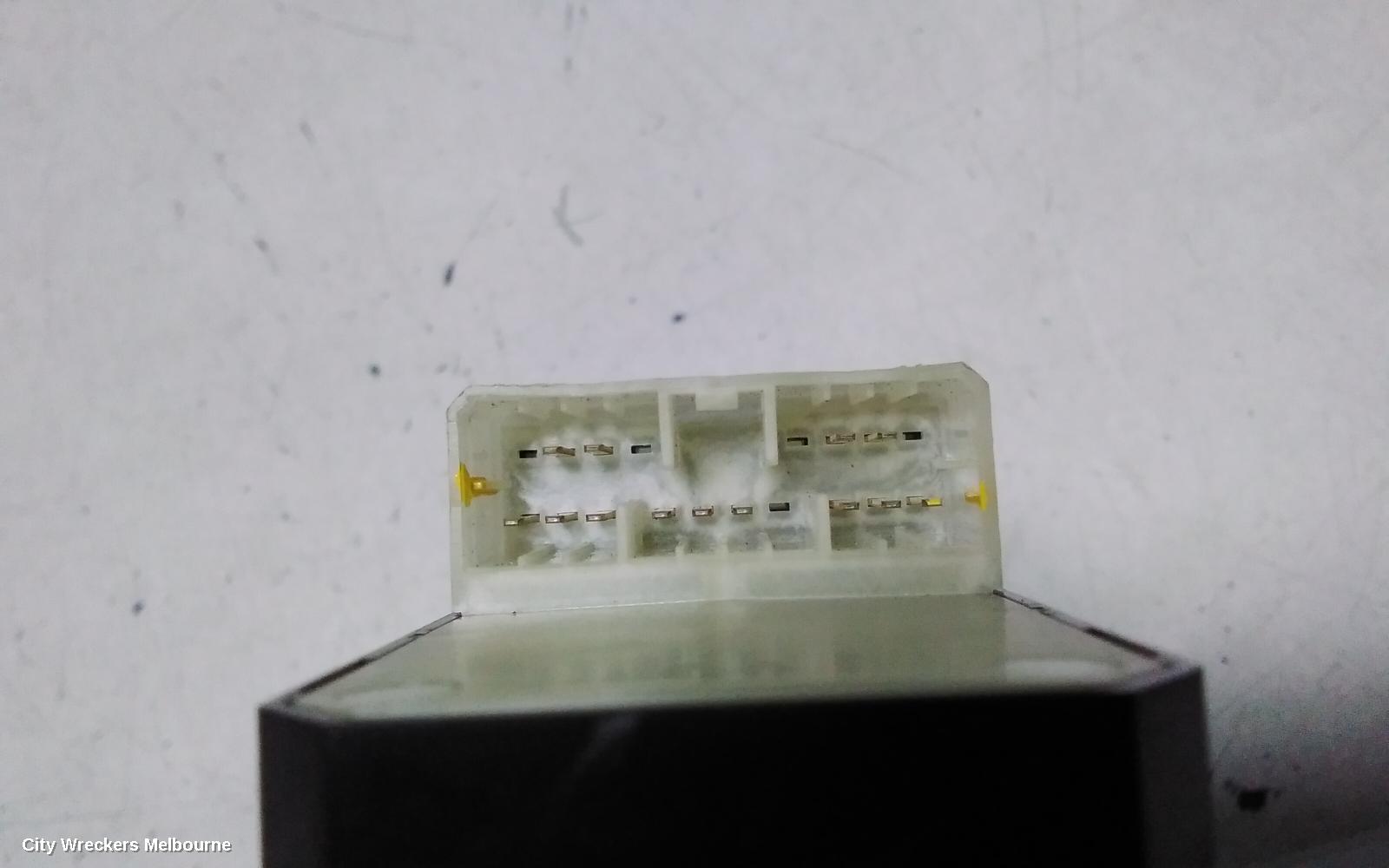 SUZUKI SWIFT PWR DR WIND SWITCH, RH FRONT (MASTER SWITCH), RS415/RS416, 09/2004 - 02/2011