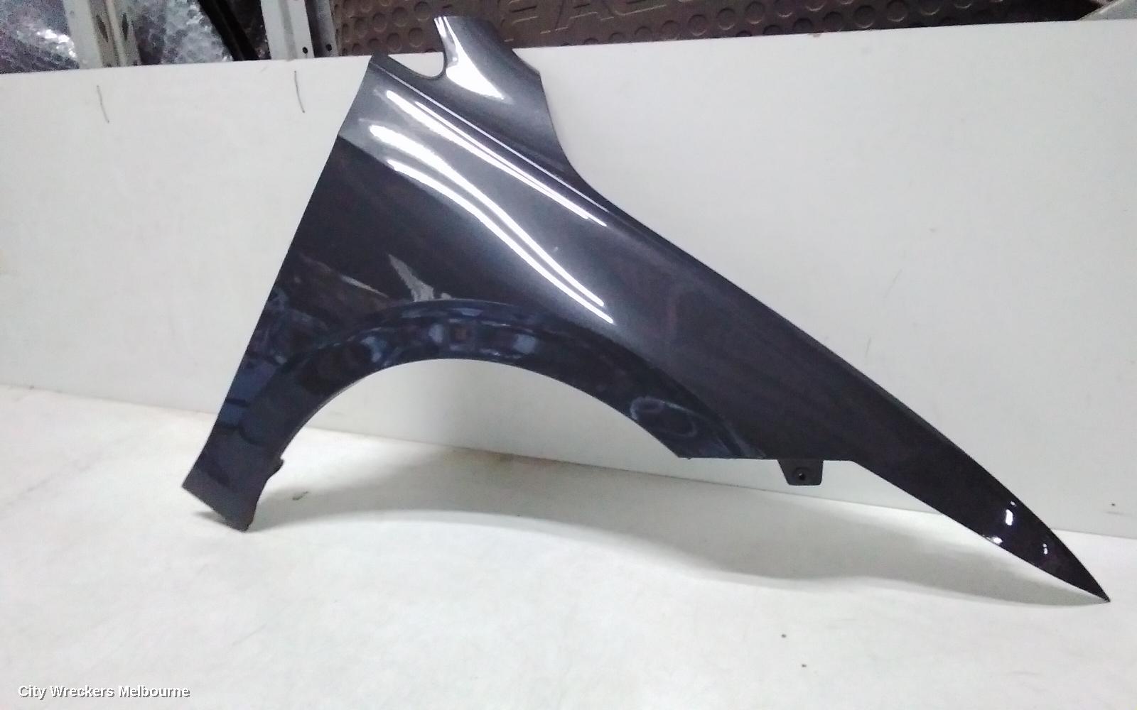 VOLKSWAGEN GOLF RIGHT GUARD, GEN 8, 09/2020 ONWARDS