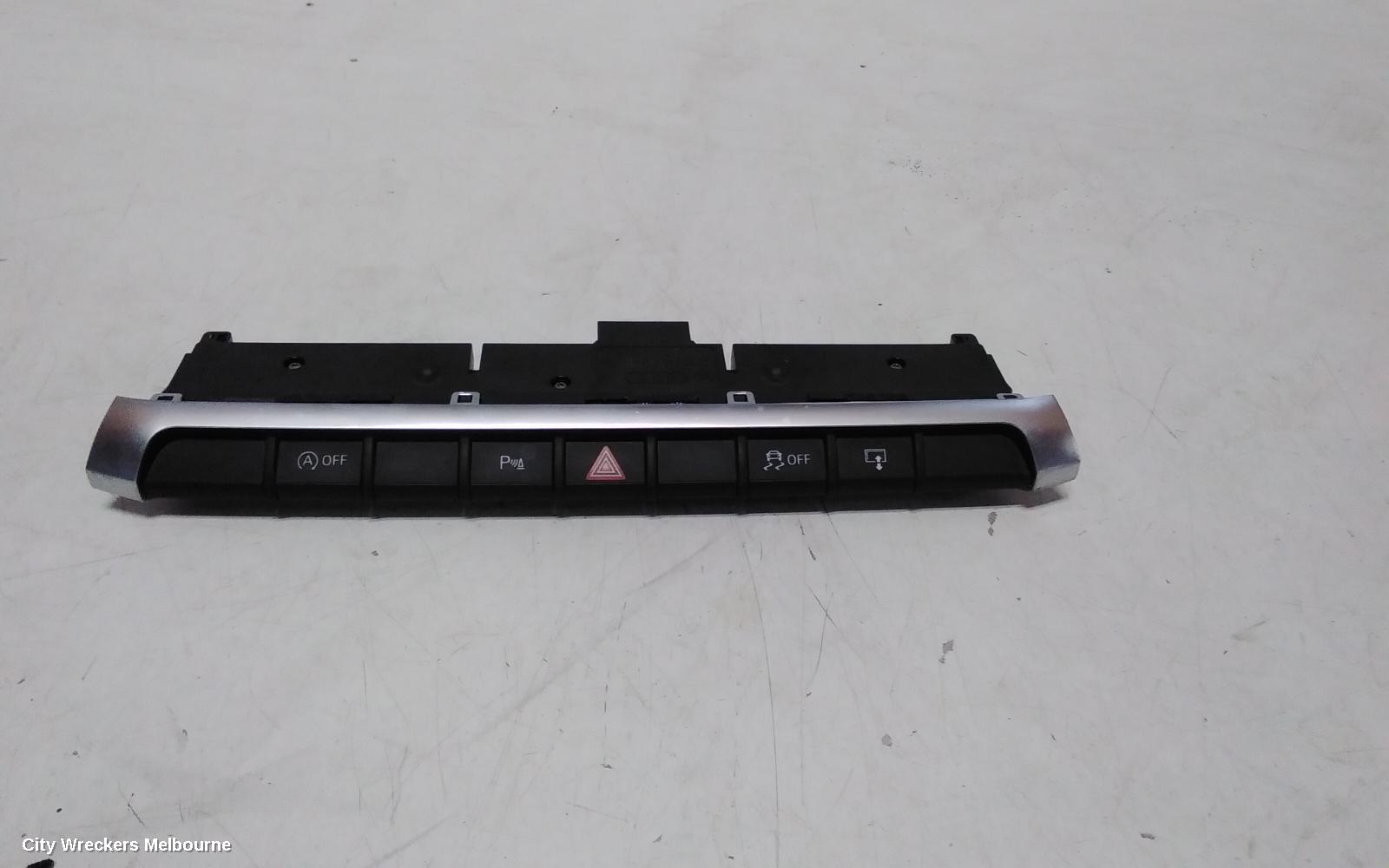 AUDI A3, 8V, 03/2013 - 10/2020, HAZARD SWICH: 123745