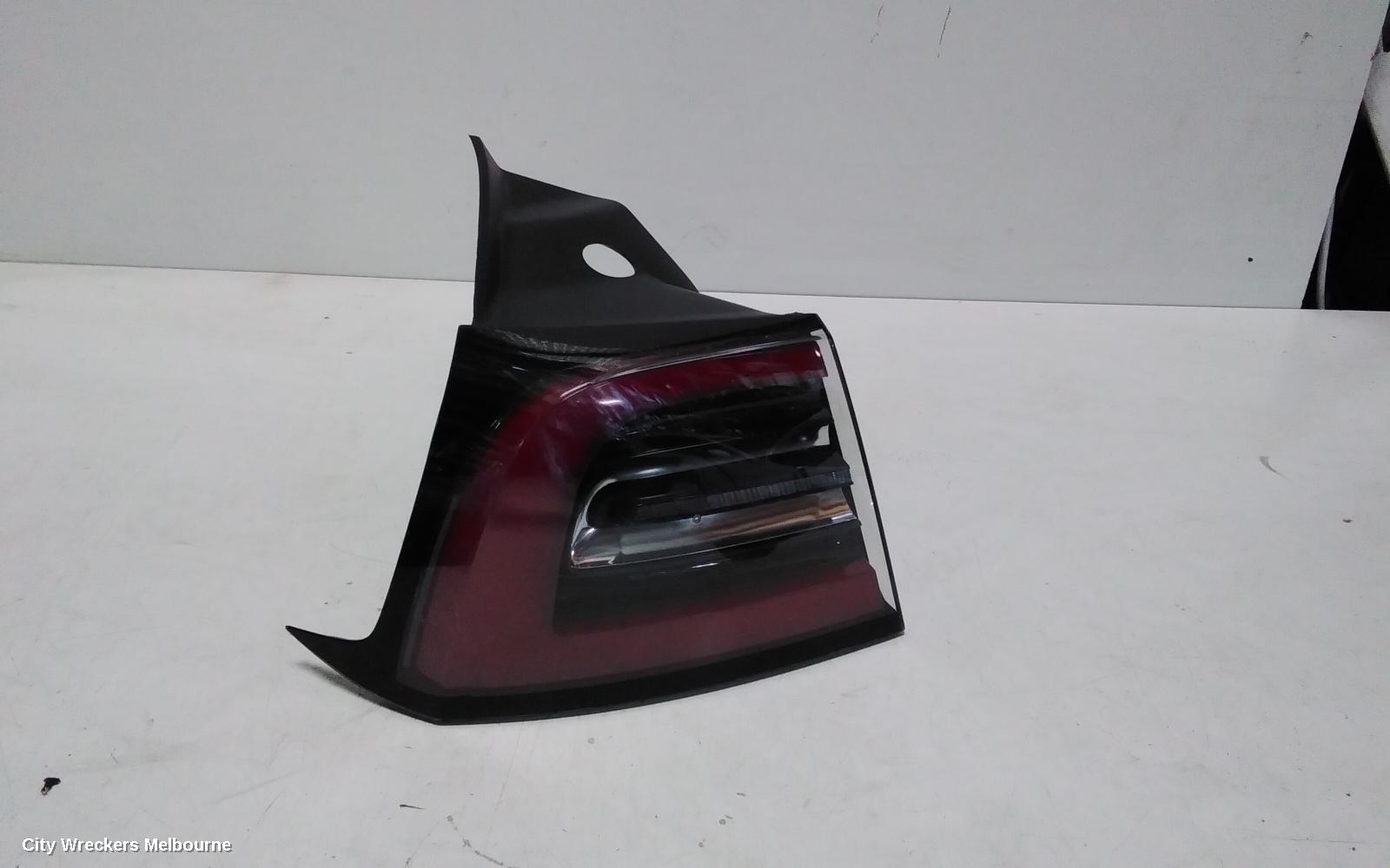 TESLA MODEL 3 LEFT TAILLIGHT, IN BODY, LED TYPE, 1ST GEN, 06/2019 - 08/2023