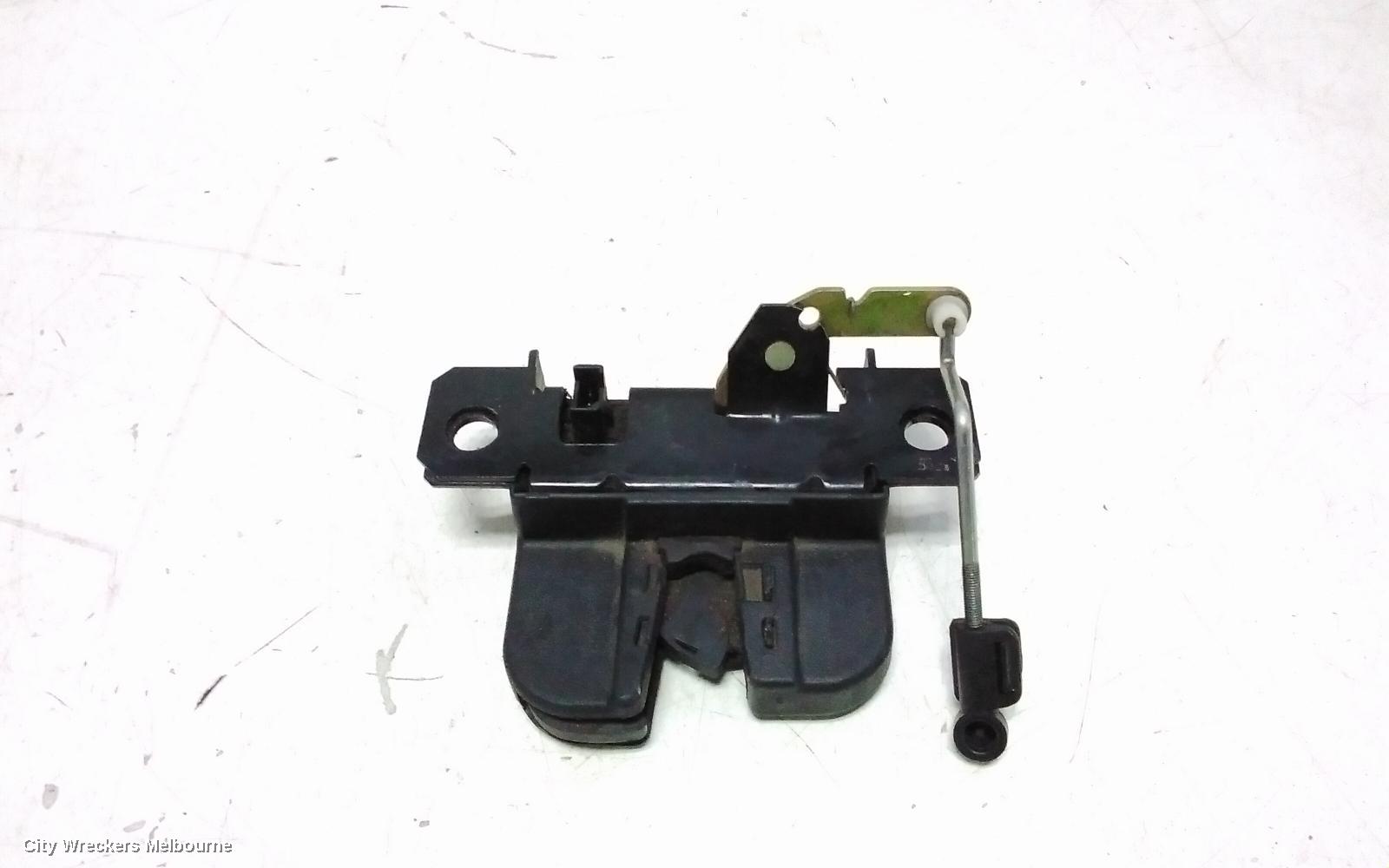 VOLKSWAGEN TRANSPORTER DOOR/BOOT/GATE LOCK, TAILGATE LOCK, T5, 08/2004 - 06/2015