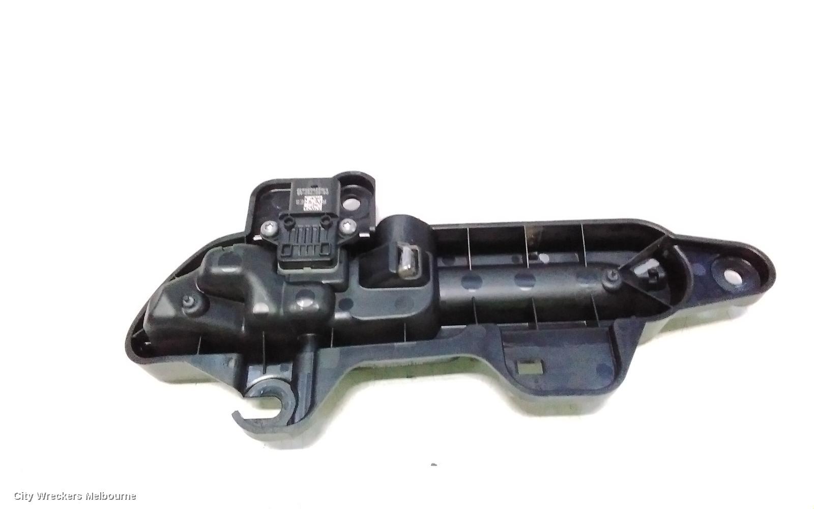 TESLA MODEL 3 DOOR HANDLE, OUTER, RH REAR, HANDLE ACTUATOR, 1ST GEN, 06/2019 ONWARDS