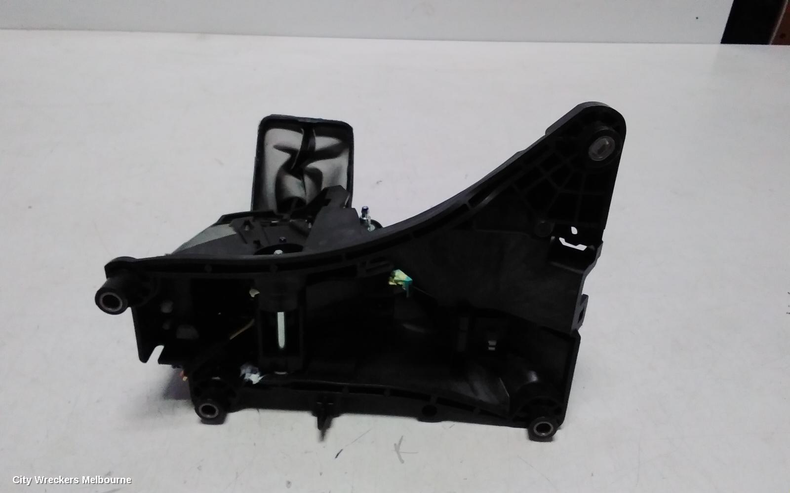 FORD RANGER GEAR STICK/SHIFTER, RA, GEAR SHIFTER, AUTO T/M, DIESEL, 2.0, TURBO/BI-TURBO, W/ BLACK STITCHING TYPE, 05/2022 ONWARDS