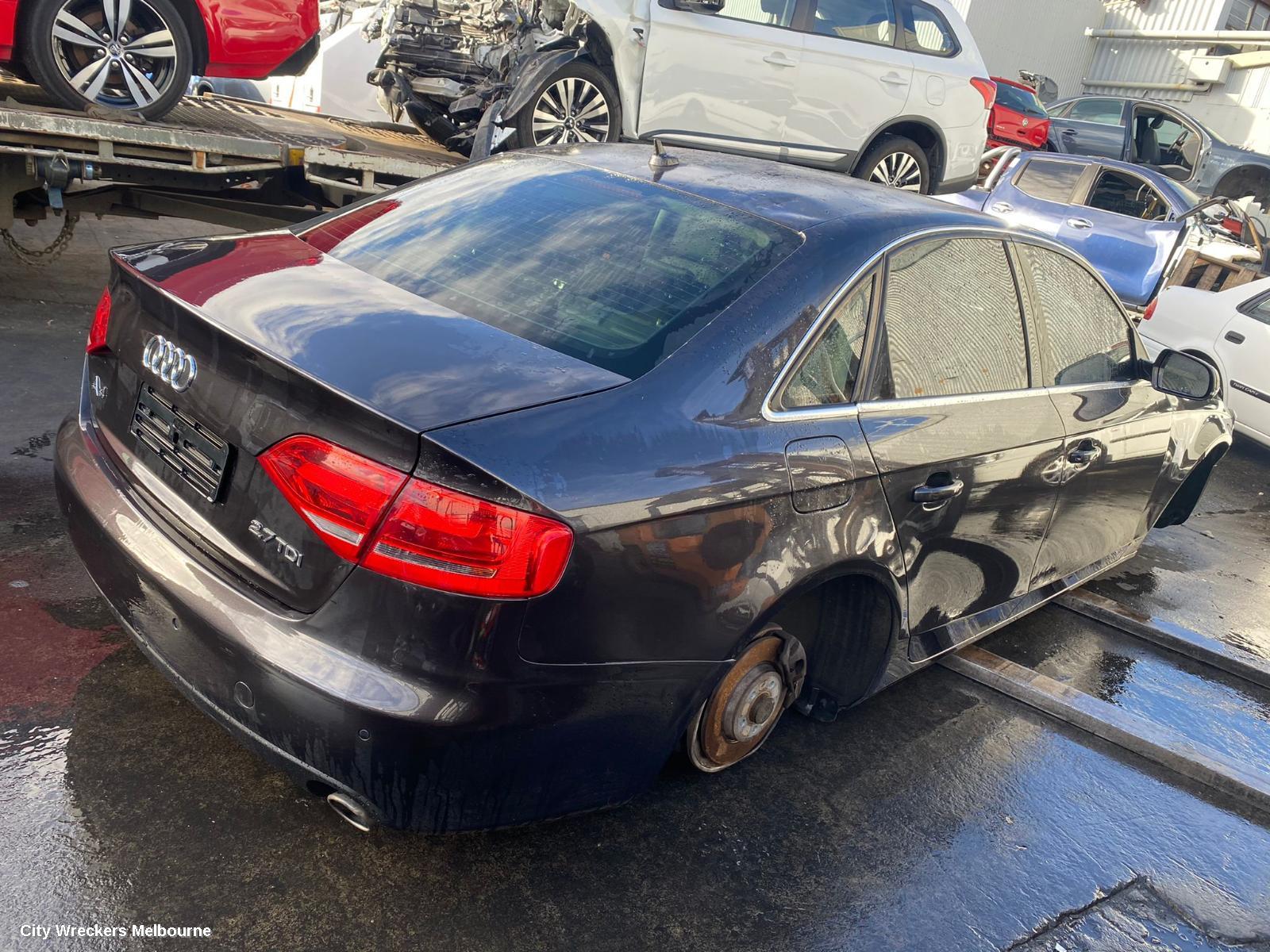 AUDI A4 LEFT DOOR MIRROR, B8 8K, A4, MANUAL FOLD, NO LANE CHANGE ASSIST TYPE, 1 PLUG (6 WIRE), 02/2008 - 05/2009