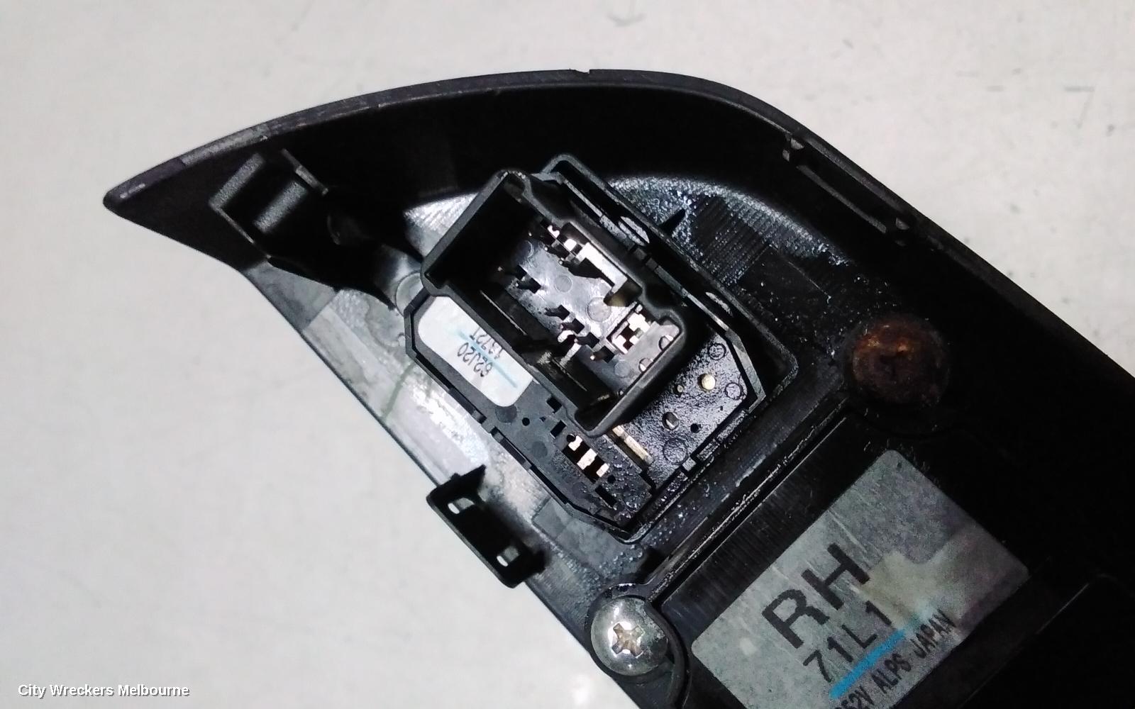 SUZUKI SWIFT PWR DR WIND SWITCH, RH FRONT (MASTER SWITCH), FZ, 18 PIN TYPE, 08/2010 - 03/2017