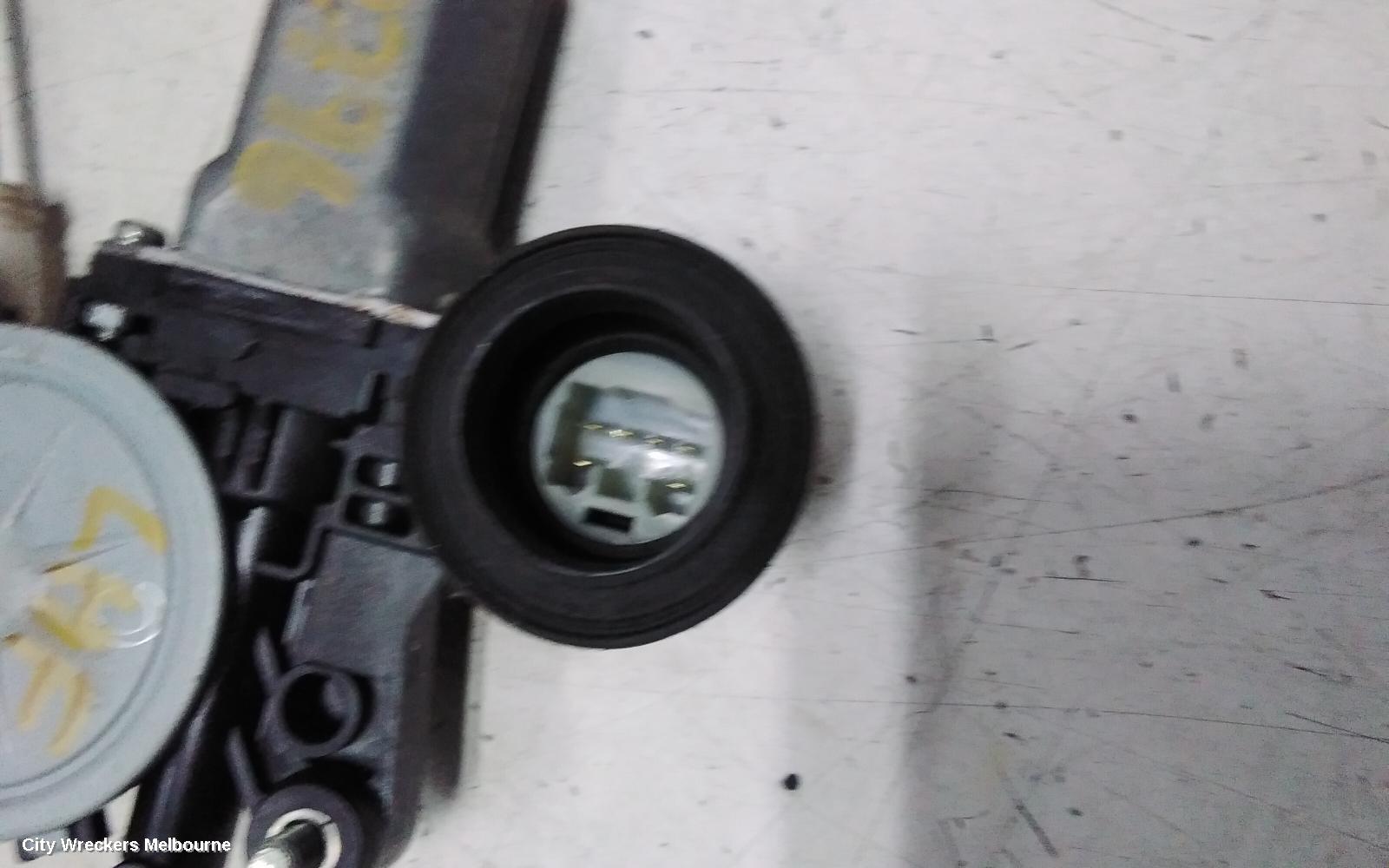 SUZUKI SWIFT LEFT FRONT WINDOW REG/MOTOR, FZ, POWER, 08/2010 - 03/2017