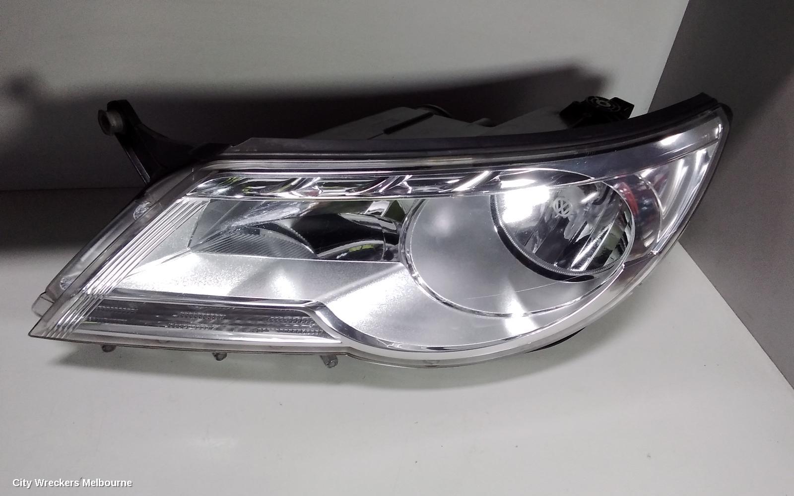 VOLKSWAGEN TIGUAN LEFT HEADLAMP, 5N, HALOGEN TYPE, 05/2008 - 06/2011