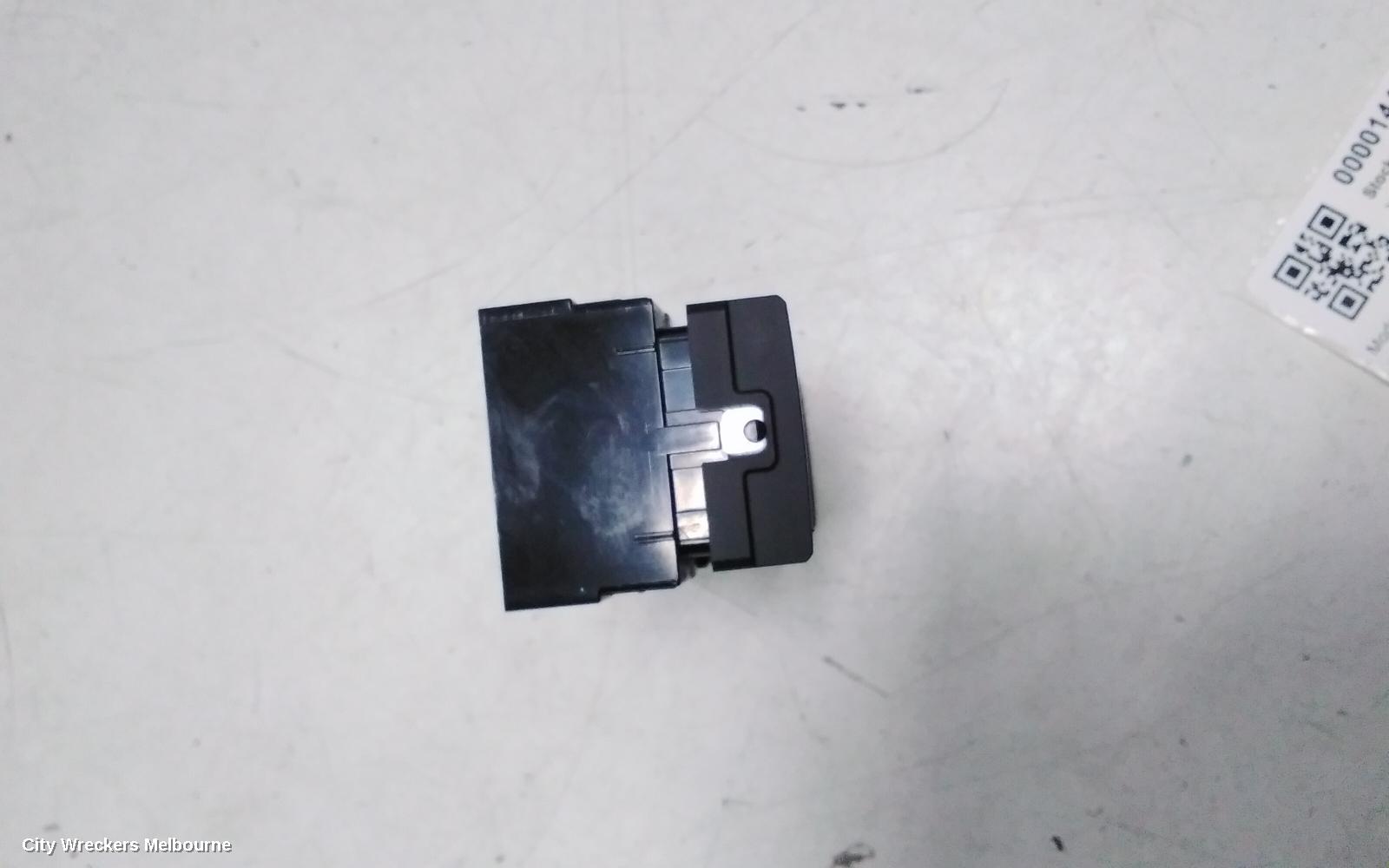 KIA CERATO PWR DR WIND SWITCH, RH FRONT (MASTER SWITCH), BD, SEDAN/HATCH, 04/2018 ONWARDS