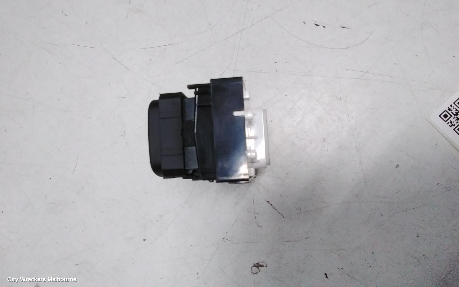 KIA CERATO PWR DR WIND SWITCH, RH FRONT (MASTER SWITCH), BD, SEDAN/HATCH, 04/2018 ONWARDS