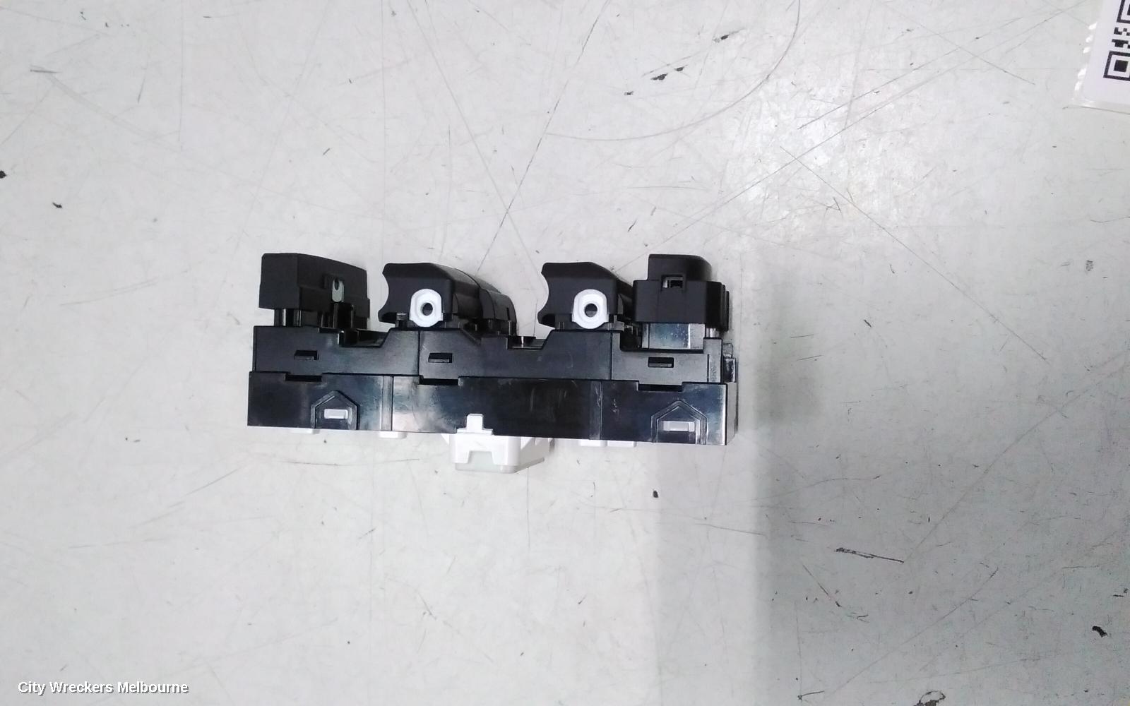 KIA CERATO PWR DR WIND SWITCH, RH FRONT (MASTER SWITCH), BD, SEDAN/HATCH, 04/2018 ONWARDS