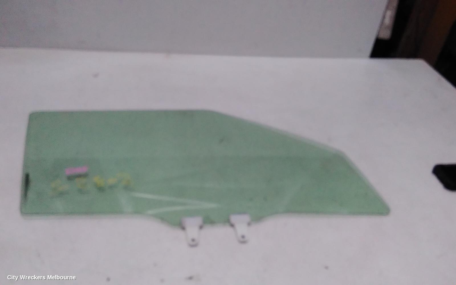 SUZUKI SWIFT RIGHT FRONT DOOR WINDOW, FZ, 08/2010 - 03/2017