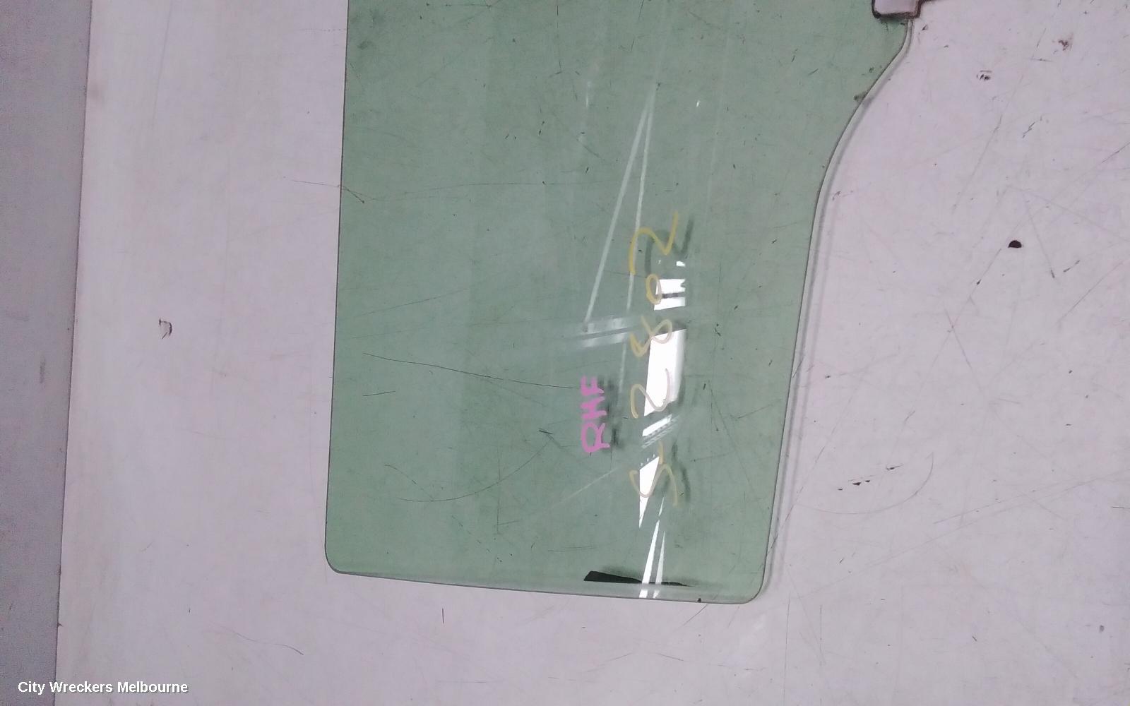 SUZUKI SWIFT RIGHT FRONT DOOR WINDOW, FZ, 08/2010 - 03/2017