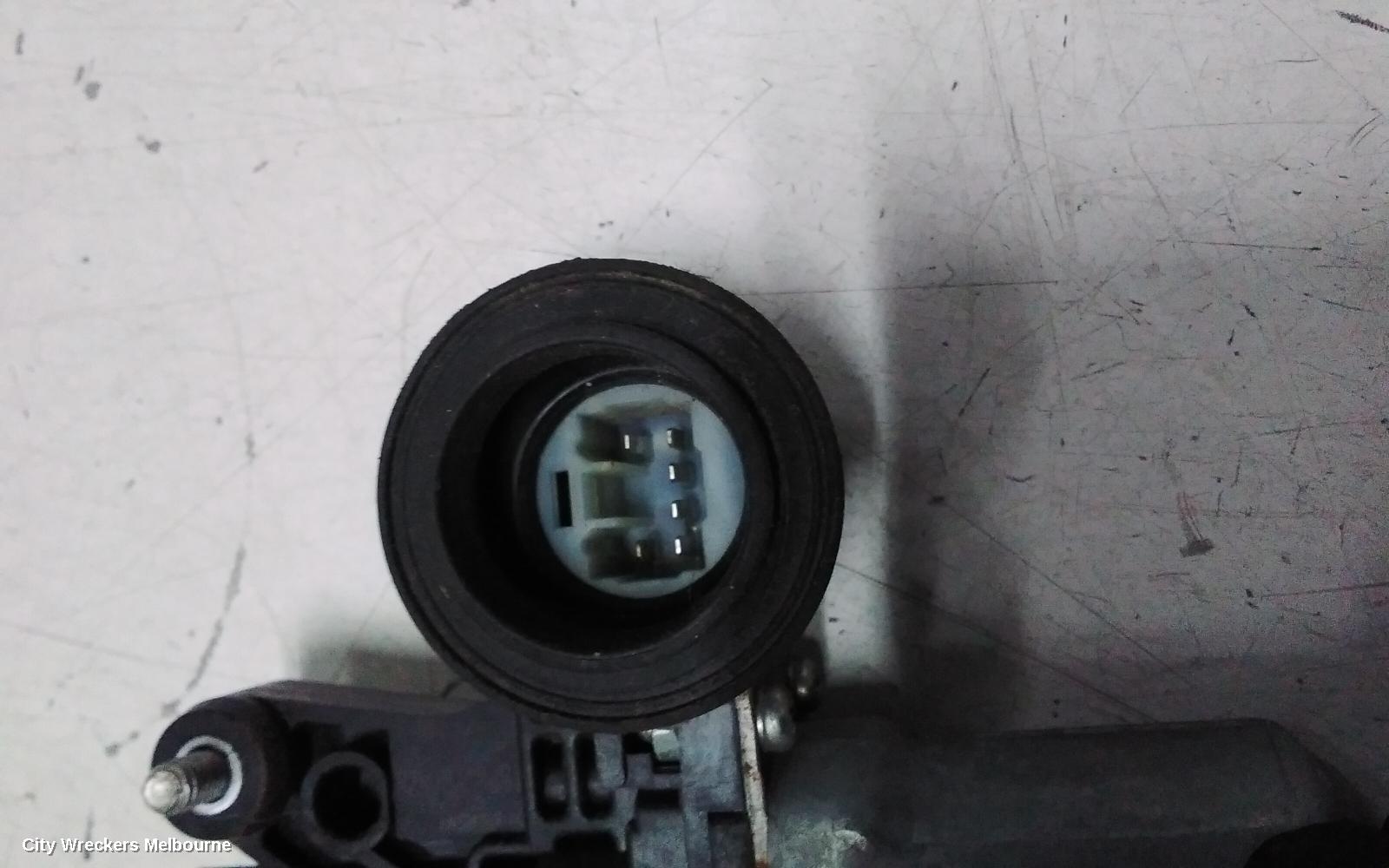 SUZUKI SWIFT RIGHT FRONT WINDOW REG/MOTOR, FZ, POWER, 08/2010 - 03/2017