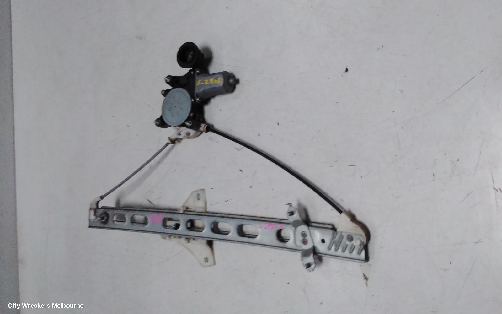 SUZUKI SWIFT RIGHT FRONT WINDOW REG/MOTOR, FZ, POWER, 08/2010 - 03/2017
