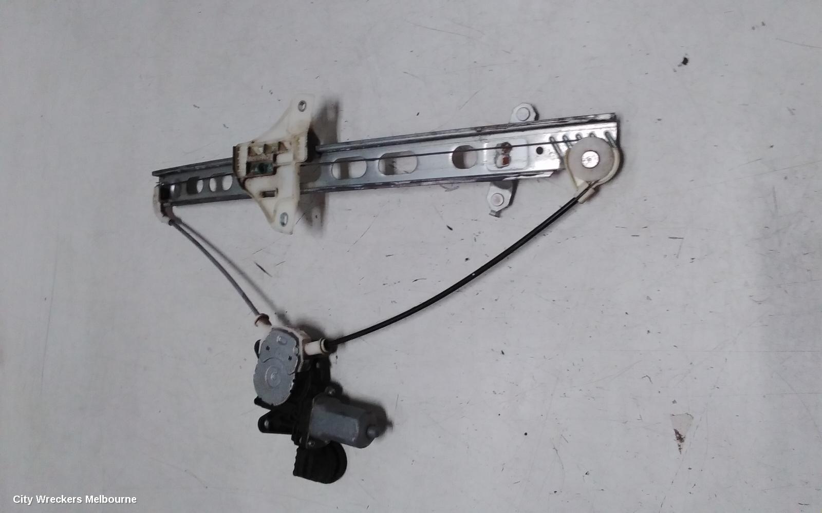 SUZUKI SWIFT RIGHT FRONT WINDOW REG/MOTOR, FZ, POWER, 08/2010 - 03/2017