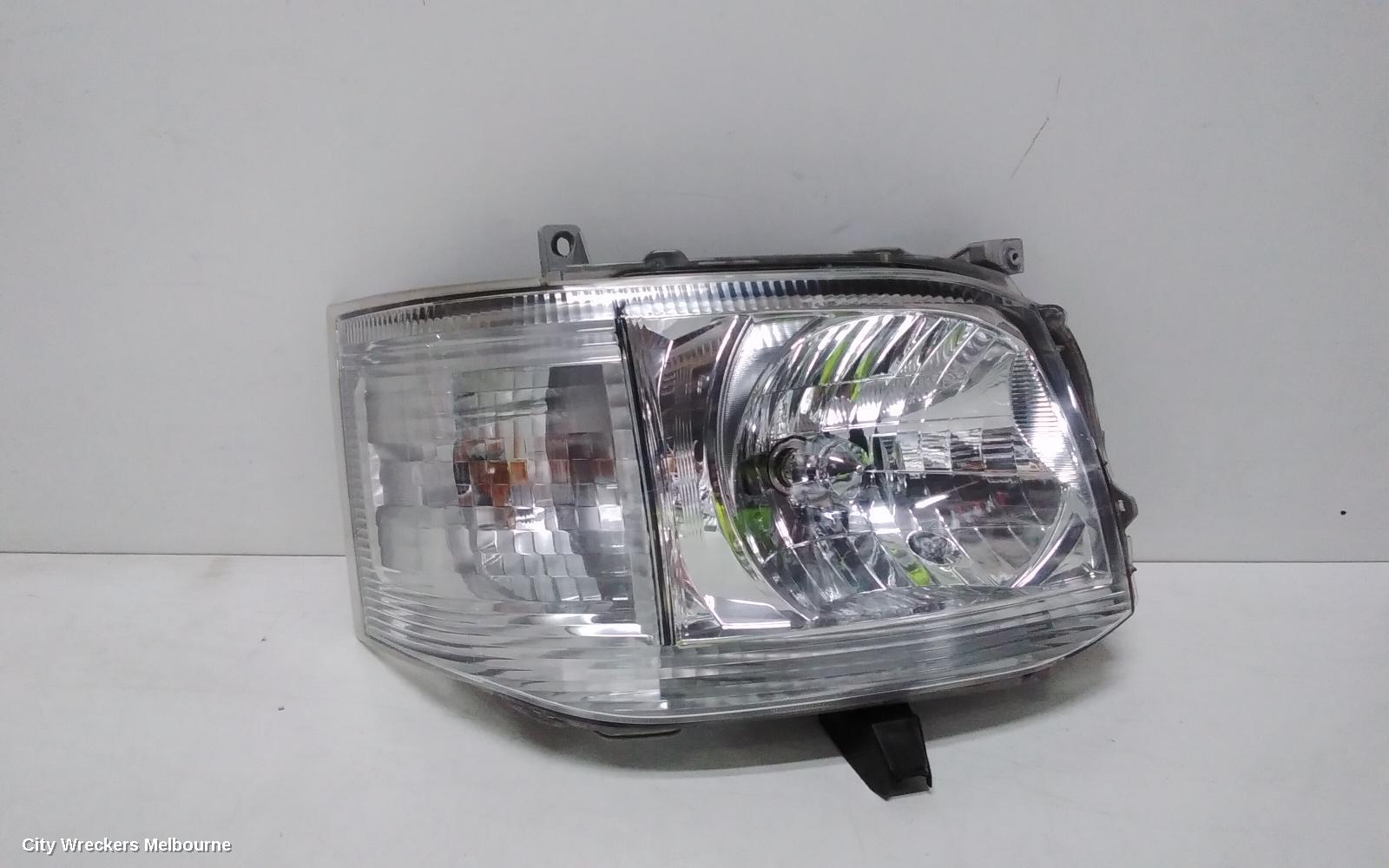 TOYOTA HIACE RIGHT HEADLAMP, TRH/KDH, SLWB, 08/2010 - 12/2013