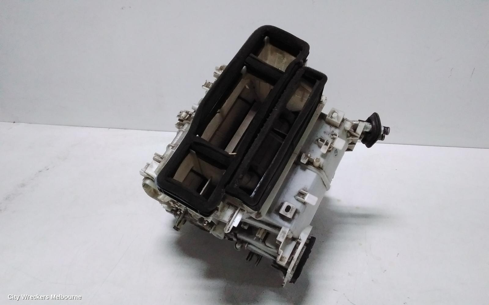 TOYOTA HIACE HEATER CORE/BOX, TRH/KDH, 03/2005 - 04/2019