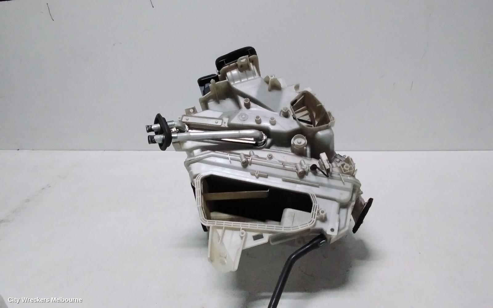 TOYOTA HIACE HEATER CORE/BOX, TRH/KDH, 03/2005 - 04/2019