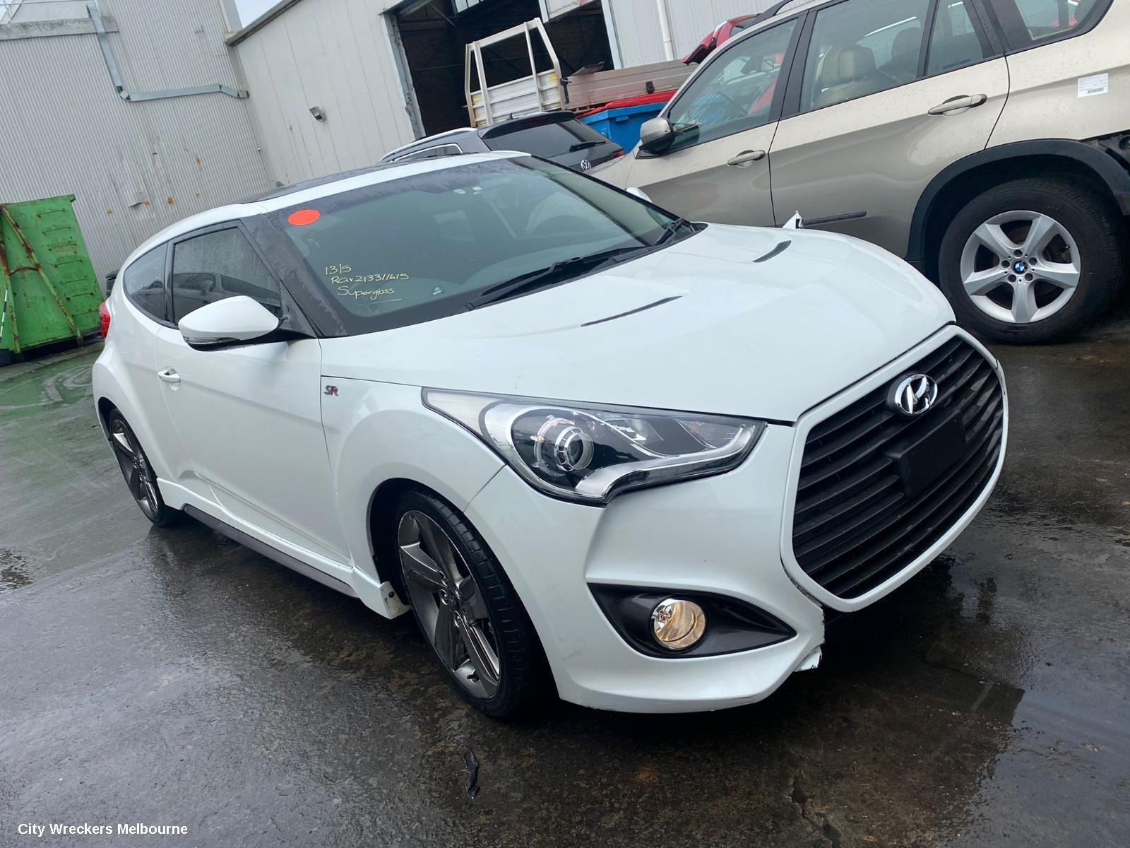 HYUNDAI VELOSTER DOOR HANDLE, INNER, RH FRONT, SILVER, FS, 02/2012 - 02/2018