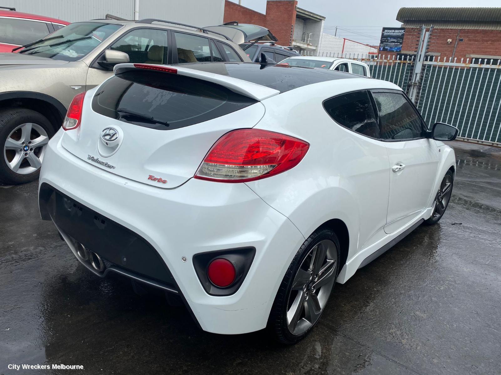 HYUNDAI VELOSTER DOOR HANDLE, INNER, RH FRONT, SILVER, FS, 02/2012 - 02/2018