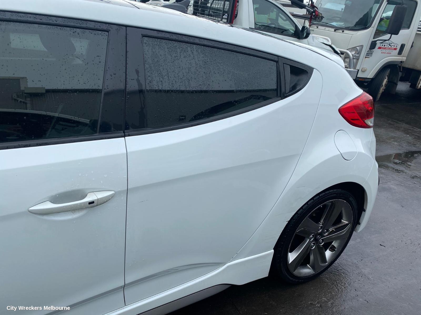 HYUNDAI VELOSTER DOOR HANDLE, INNER, RH FRONT, SILVER, FS, 02/2012 - 02/2018