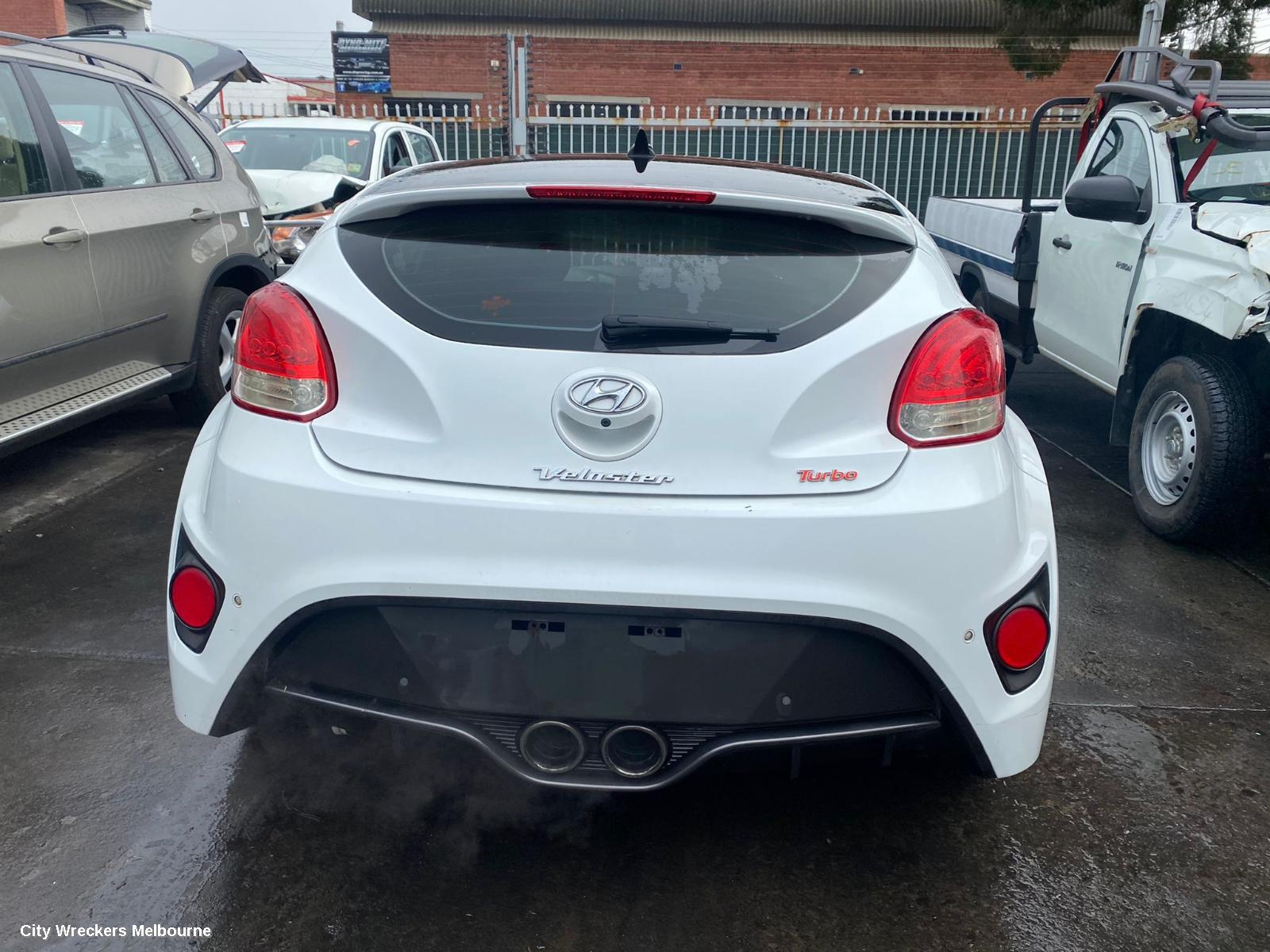 HYUNDAI VELOSTER DOOR HANDLE, INNER, RH FRONT, SILVER, FS, 02/2012 - 02/2018