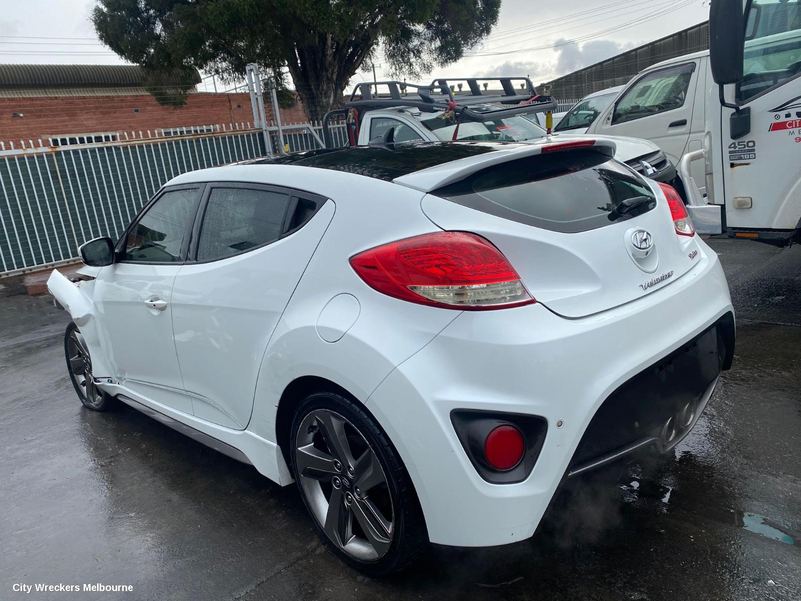 HYUNDAI VELOSTER DOOR HANDLE, INNER, RH FRONT, SILVER, FS, 02/2012 - 02/2018