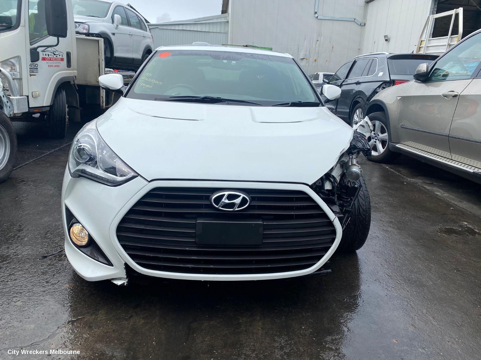 HYUNDAI VELOSTER DOOR HANDLE, INNER, RH FRONT, SILVER, FS, 02/2012 - 02/2018