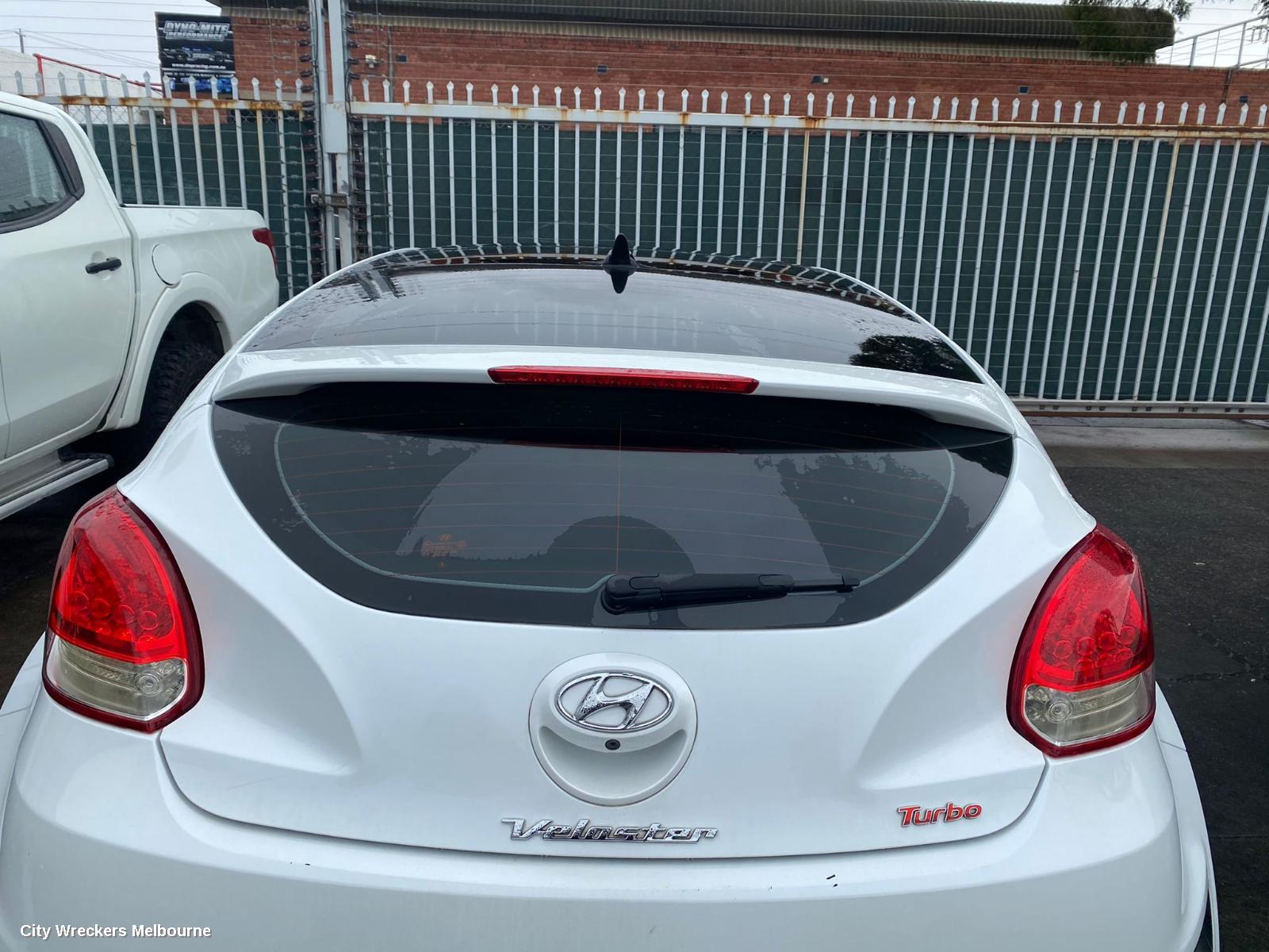 HYUNDAI VELOSTER DOOR HANDLE, INNER, RH FRONT, SILVER, FS, 02/2012 - 02/2018