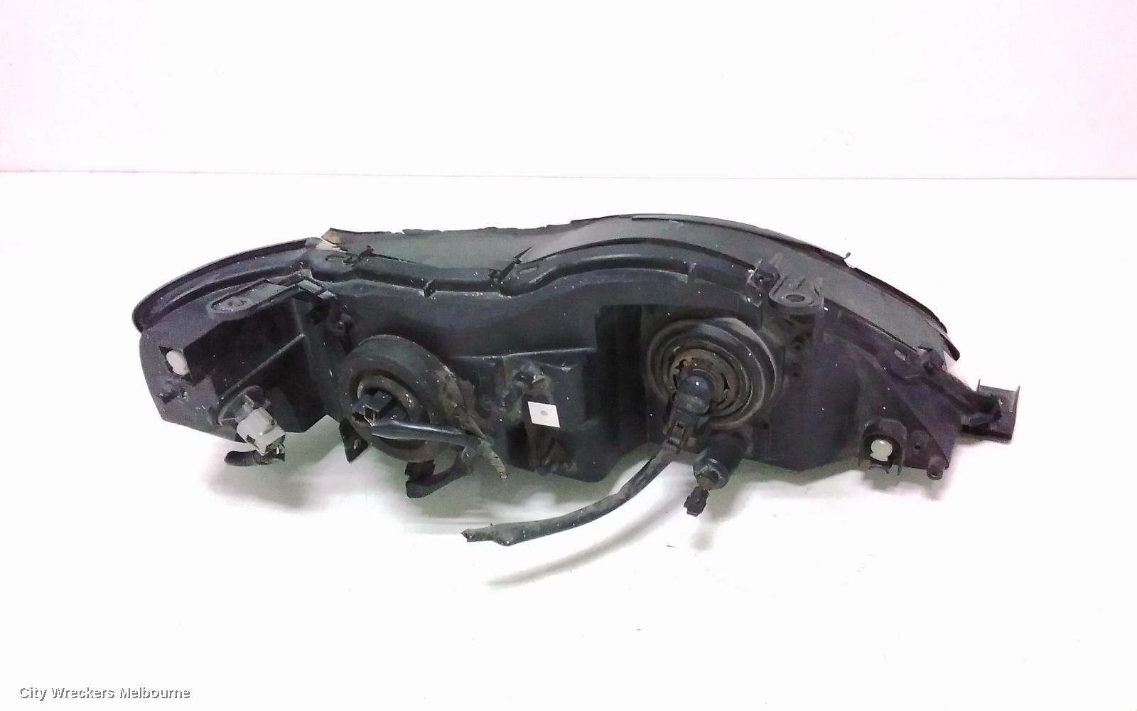 TOYOTA AVALON LEFT HEADLAMP, MCX10R, 10/2003 - 06/2005