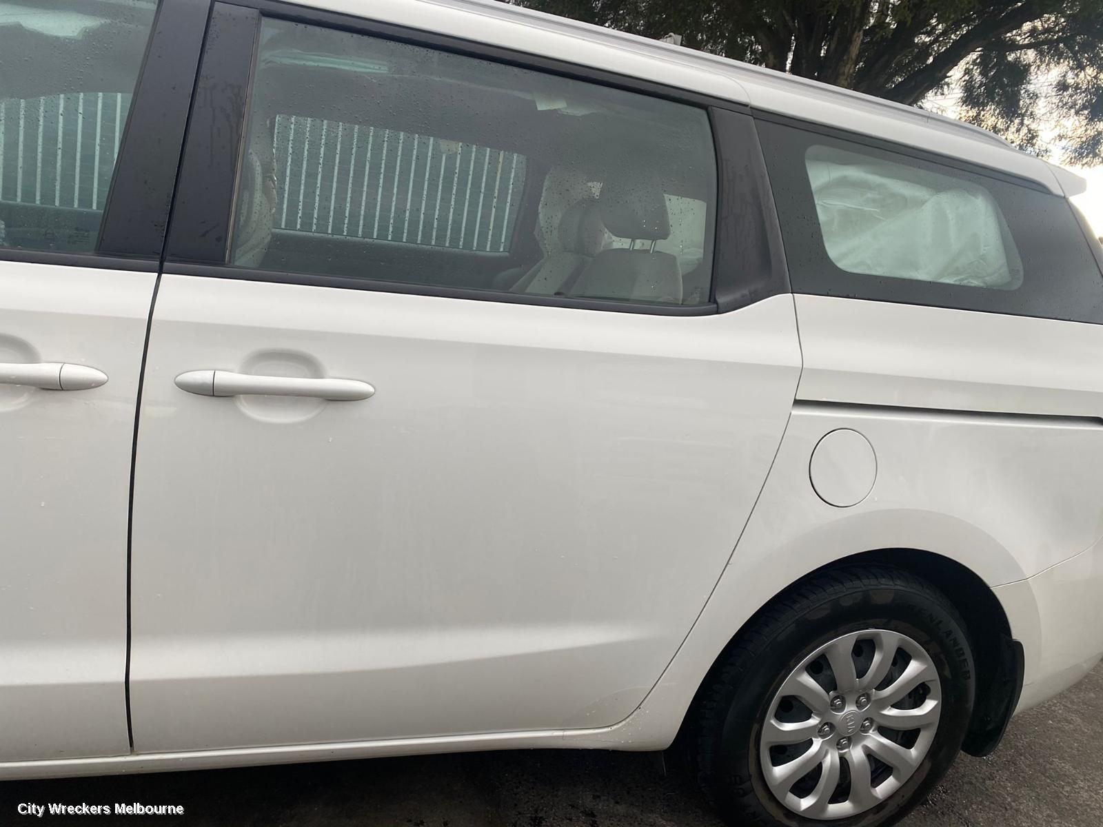 KIA CARNIVAL/GRAND CARNIVAL LEFT FRONT DOOR WINDOW, YP, 02/2015 - 10/2020