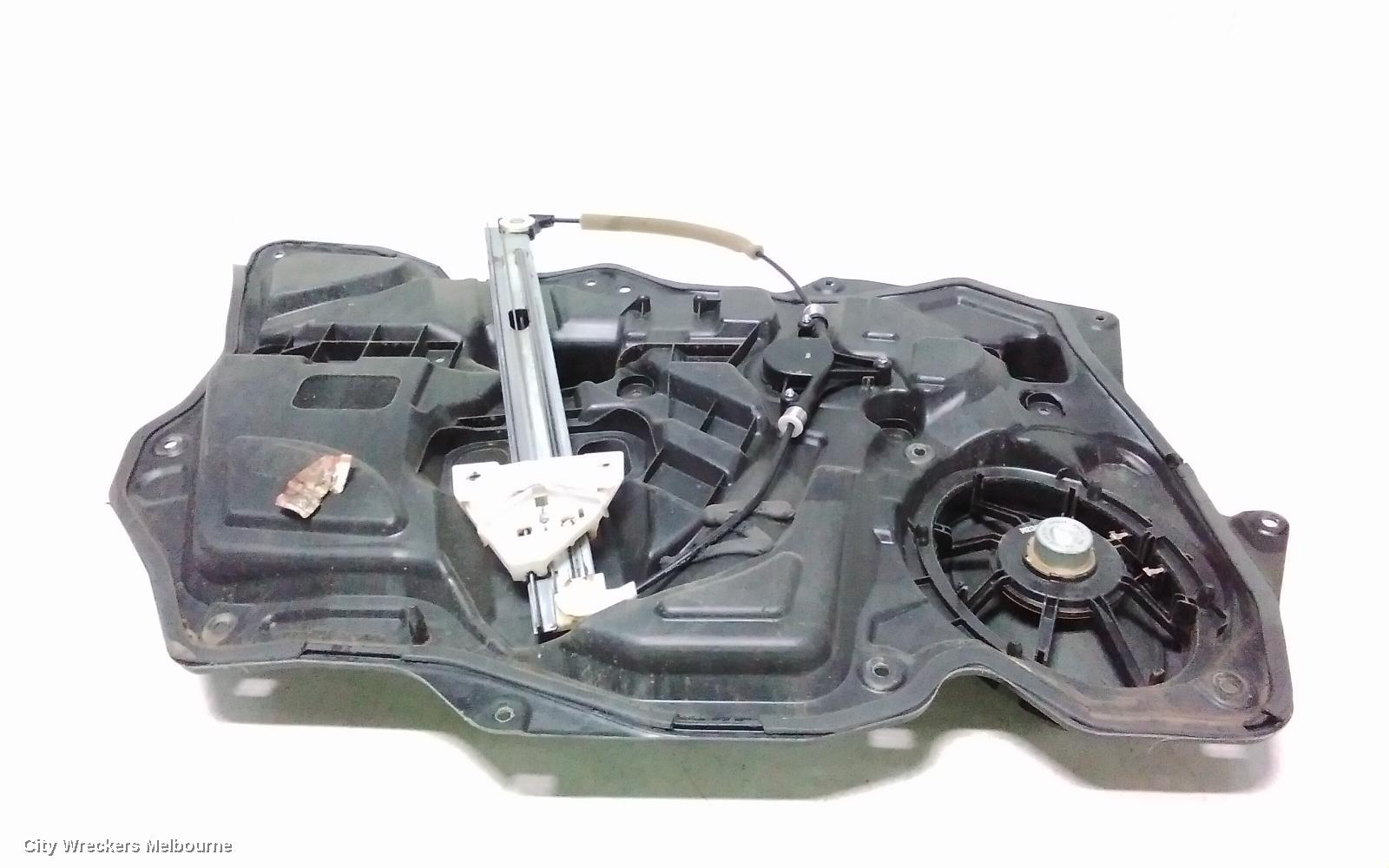 MAZDA 3 RIGHT FRONT WINDOW REG/MOTOR, BL, POWER, 04/2009 - 10/2013