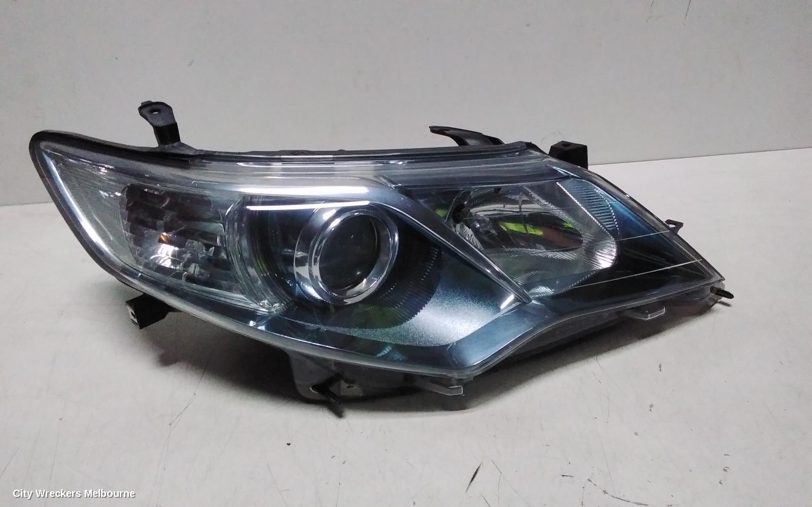 TOYOTA CAMRY RIGHT HEADLAMP, AVV50, HYBRID, BLACK TYPE, 12/2011 - 03/2015