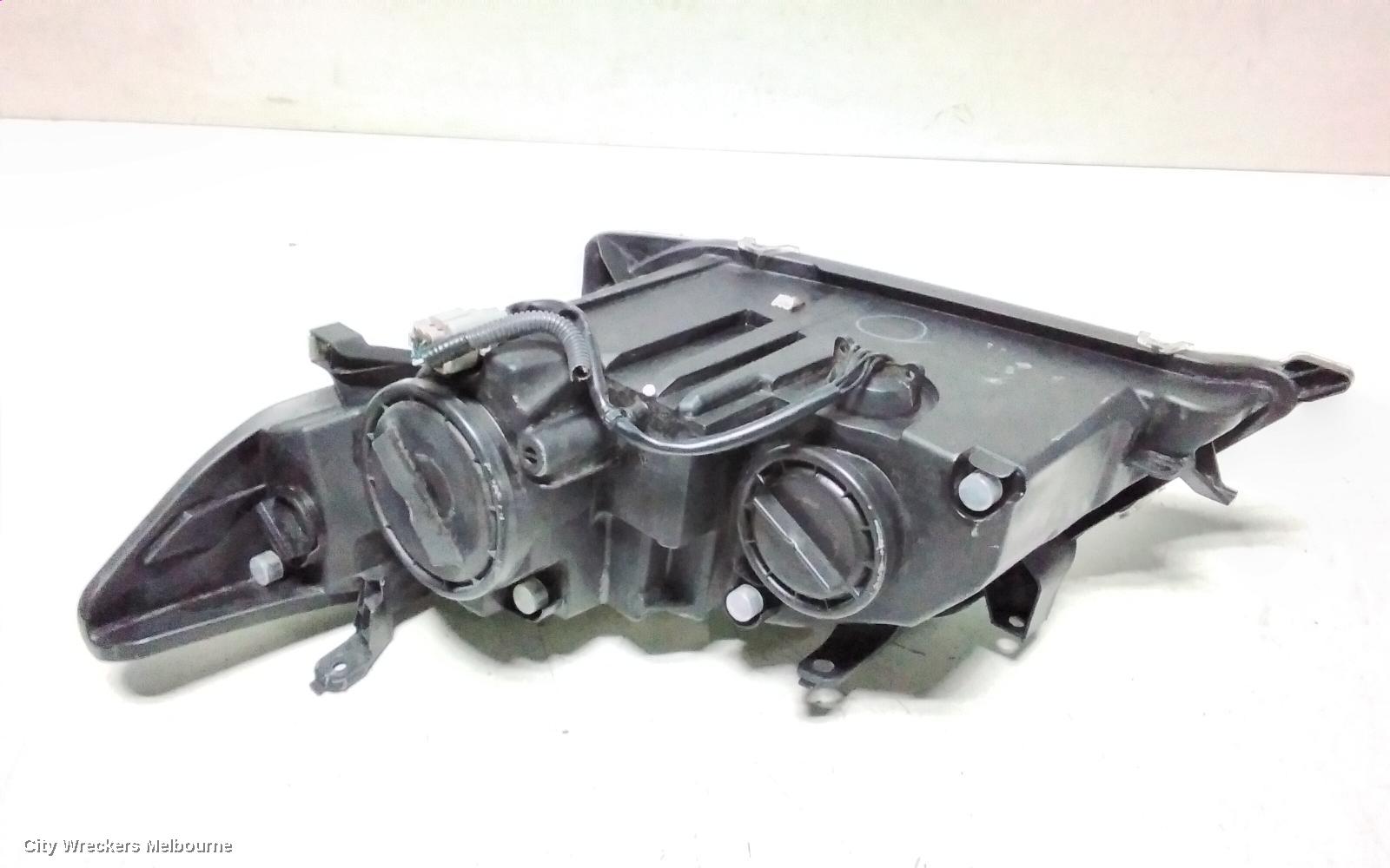 TOYOTA CAMRY RIGHT HEADLAMP, AVV50, HYBRID, BLACK TYPE, 12/2011 - 03/2015