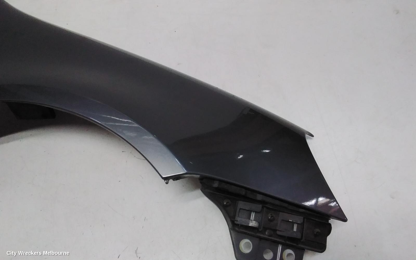 VOLKSWAGEN GOLF RIGHT GUARD, GEN 5, 06/2004 - 02/2009