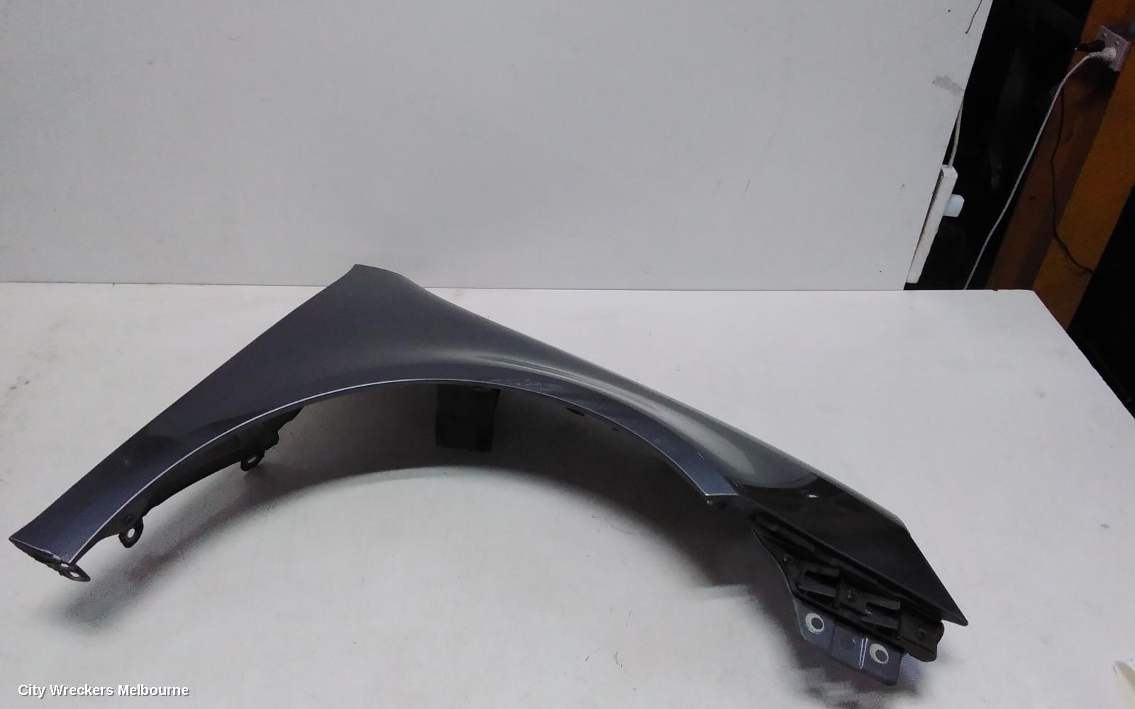 VOLKSWAGEN GOLF RIGHT GUARD, GEN 5, 06/2004 - 02/2009