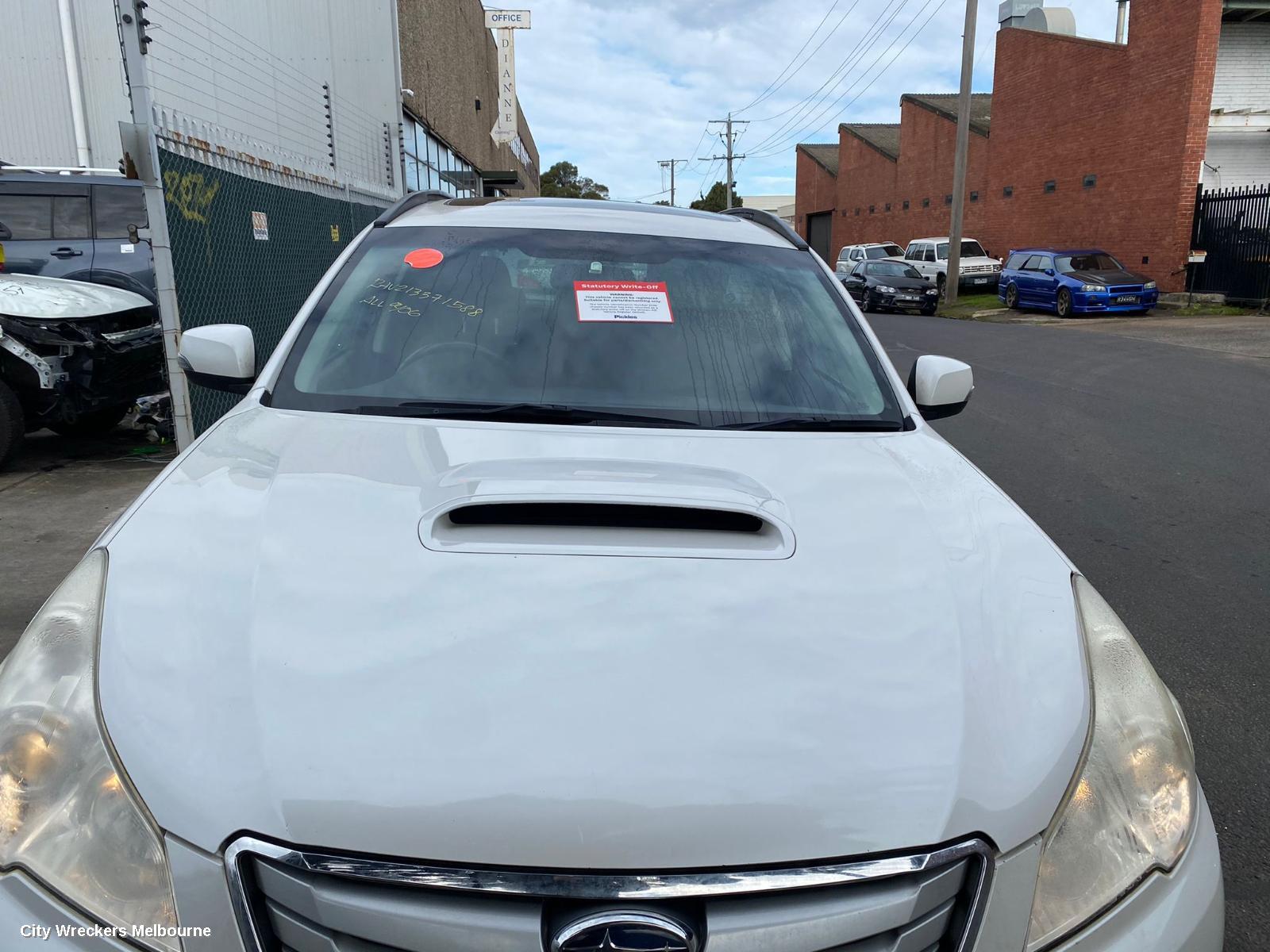 SUBARU OUTBACK LEFT TAILLIGHT, 5TH GEN, IN BODY, 09/2009 - 11/2014