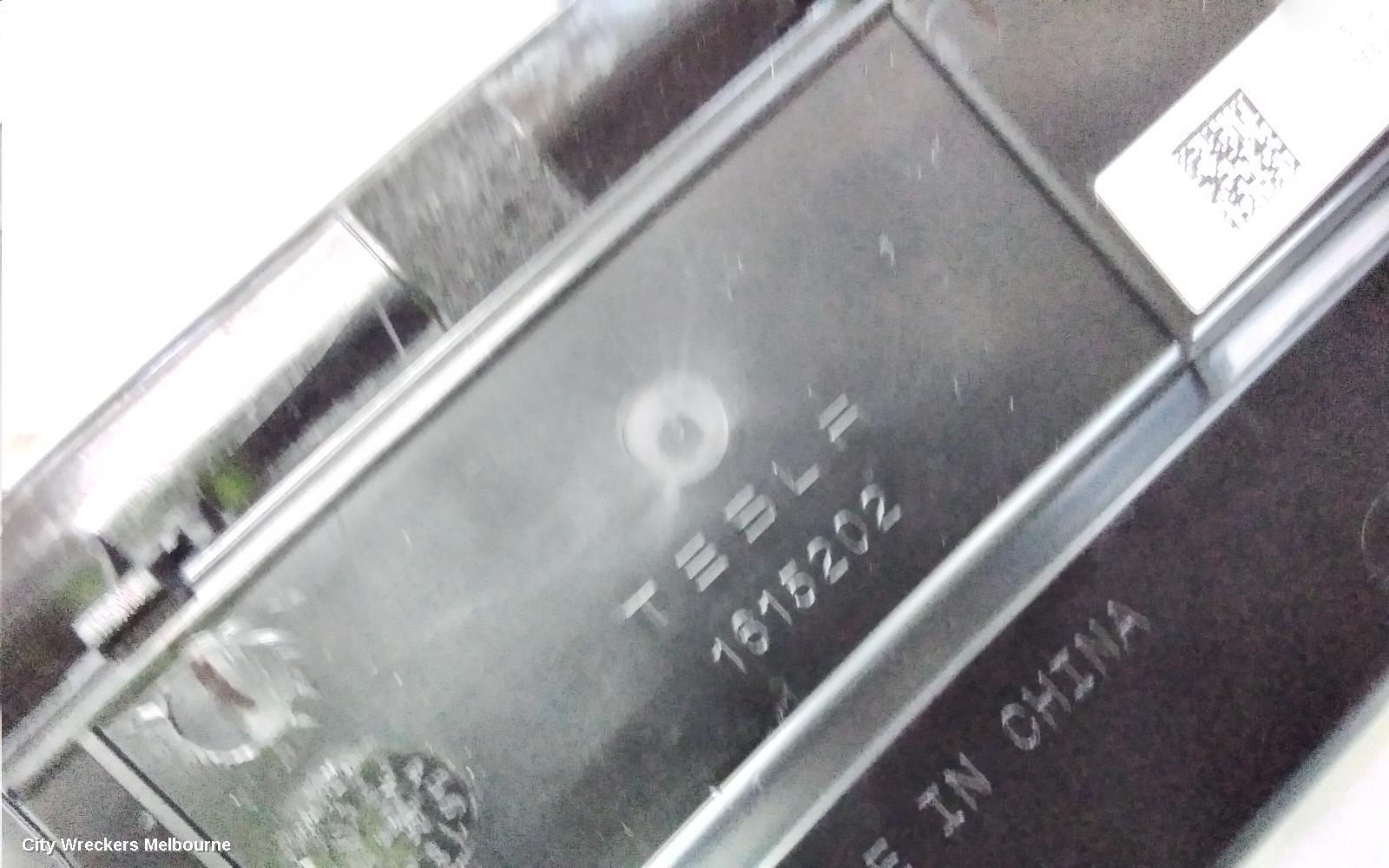 TESLA MODEL 3 HIGH LEVEL STOPLIGHT, 1ST GEN, 06/2019 ONWARDS