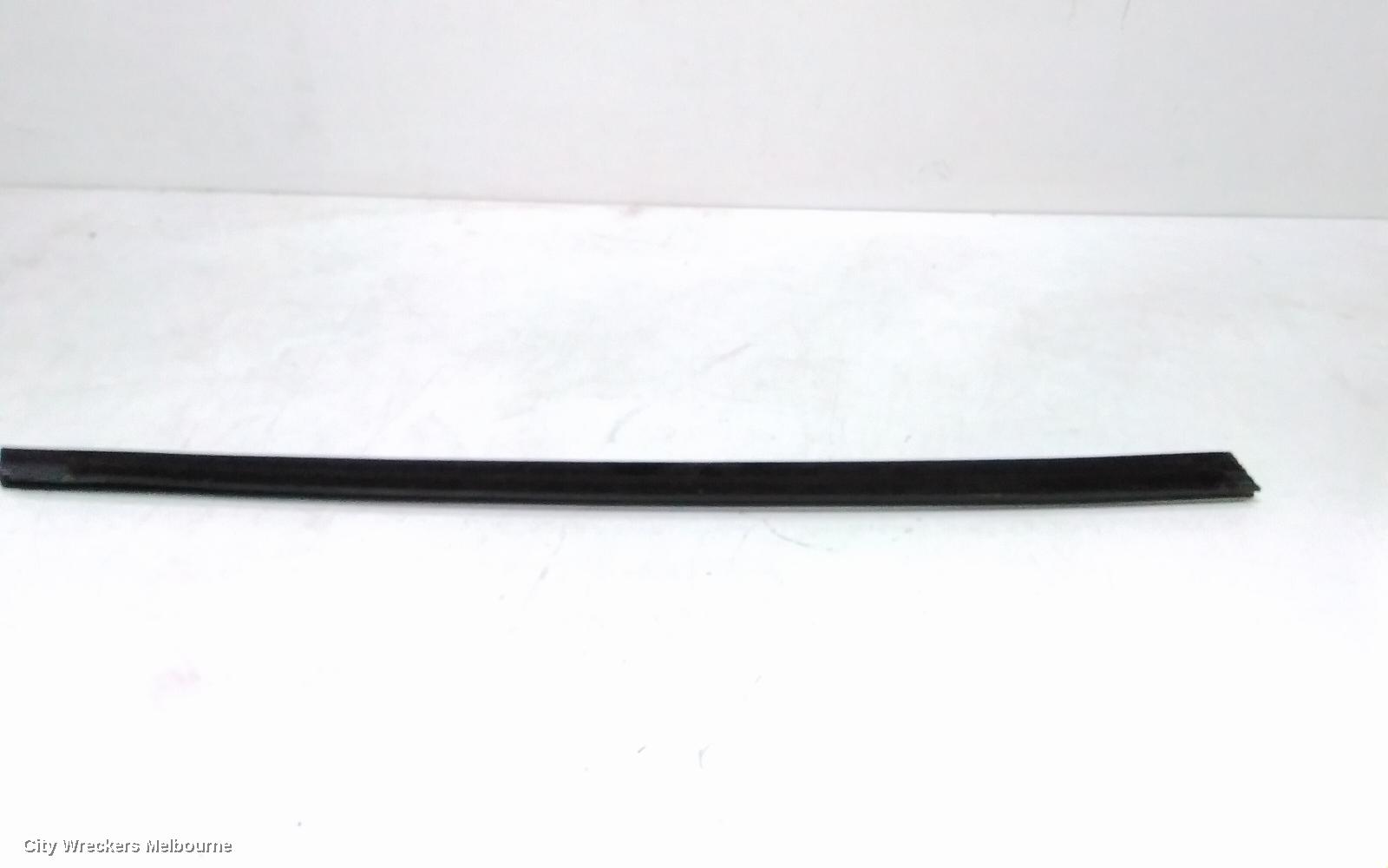 TESLA MODEL 3 DOOR MOULD, LHF CHROOM MOULD: 125062, 1ST GEN, 06/2019 ONWARDS