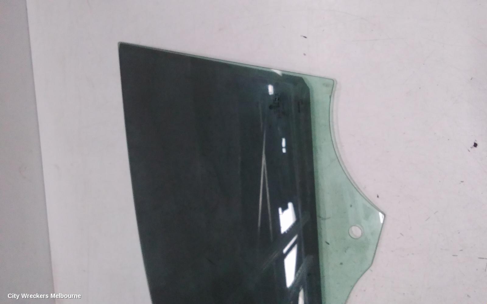VOLKSWAGEN GOLF LEFT FRONT DOOR WINDOW, GEN 8, 09/2020 ONWARDS