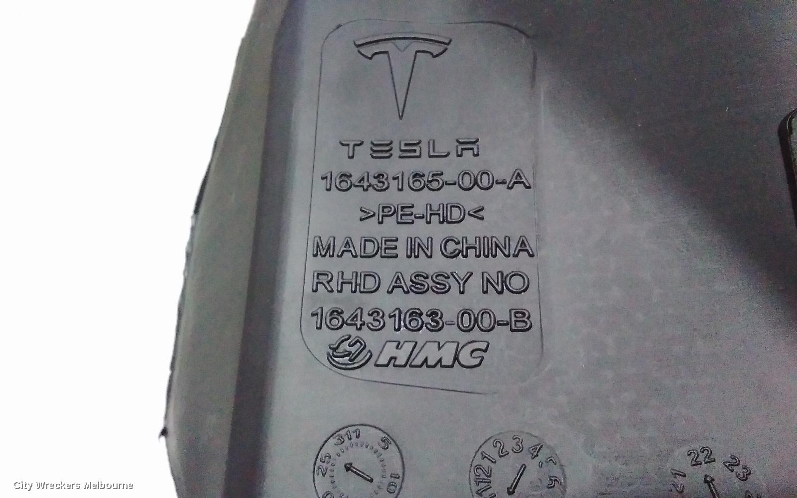 TESLA MODEL 3 WASHER BOTTLE, 1ST GEN, 06/2019 ONWARDS