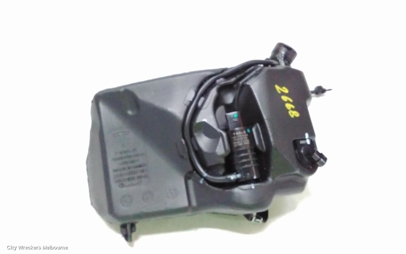 TESLA MODEL 3 WASHER BOTTLE, 1ST GEN, 06/2019 ONWARDS