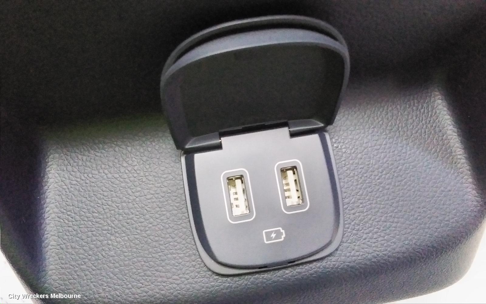 GENESIS GV70 HEATER/AC CONTROLS, JK, 03/2021 ONWARDS