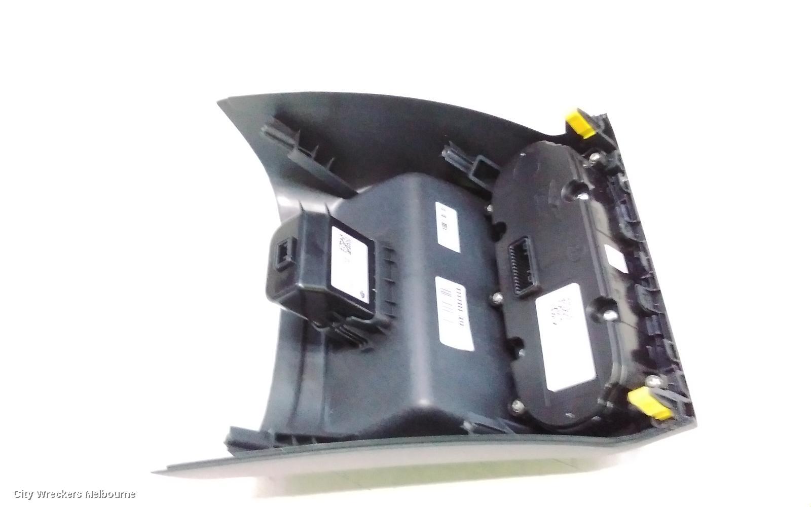 GENESIS GV70 HEATER/AC CONTROLS, JK, 03/2021 ONWARDS