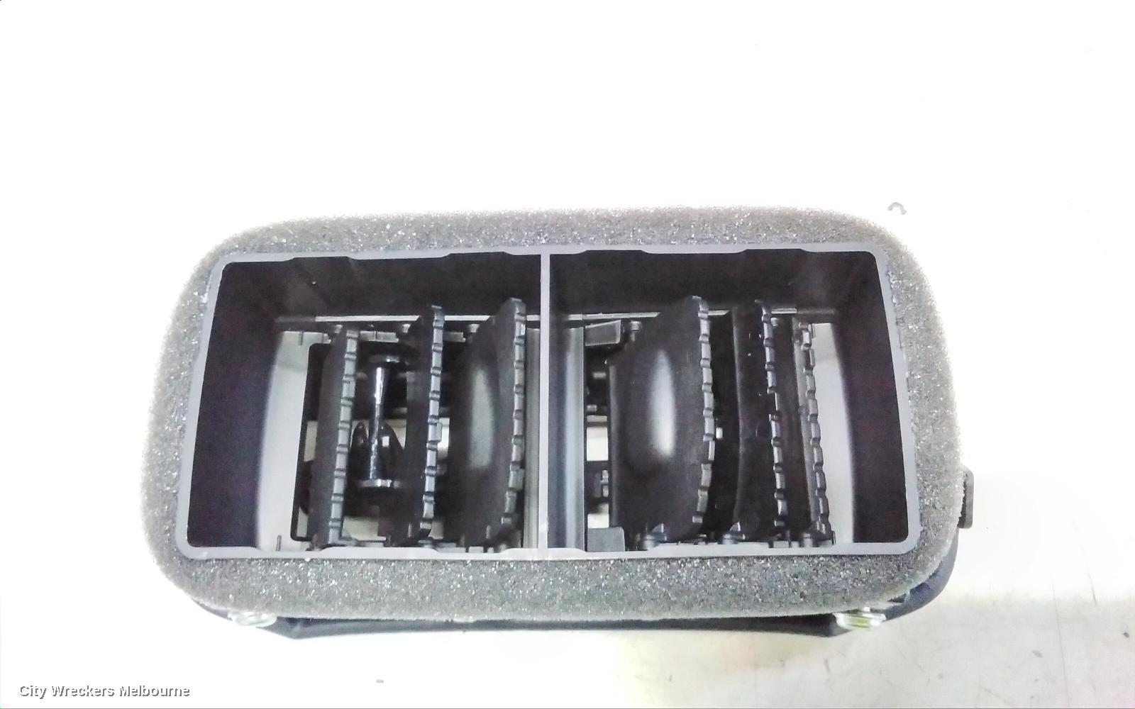 GENESIS GV70, JK, 03/2021 ONWARDS, BACK CONSOL AIRVENT: 125272