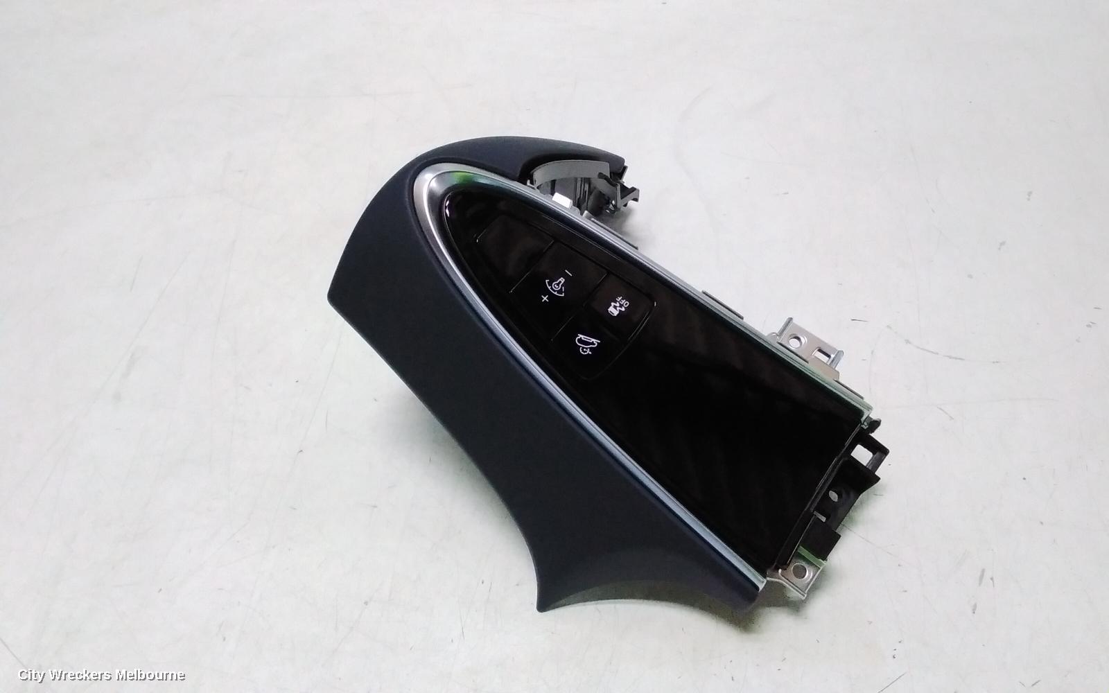 GENESIS GV70, JK, 03/2021 ONWARDS, TRACTION BUTTON/ DOWNHILL + TRIM PANEL: 125282