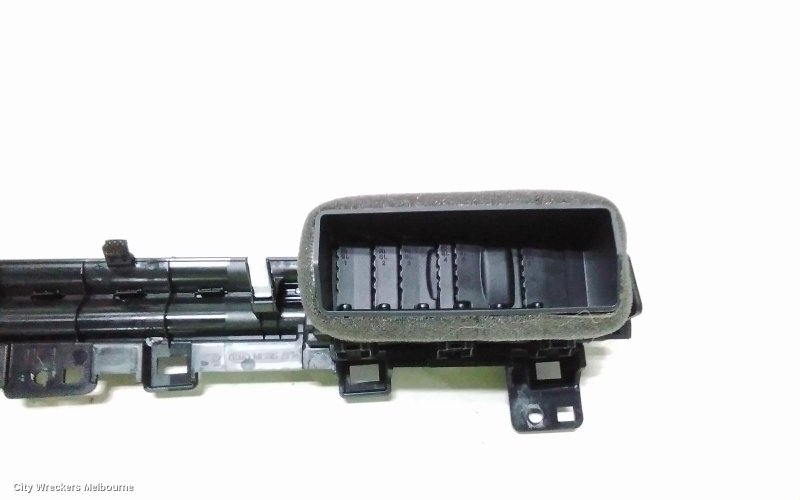 GENESIS GV70, JK, 03/2021 ONWARDS, 97401-AR900  CENTRE AIRVENT: 125284
