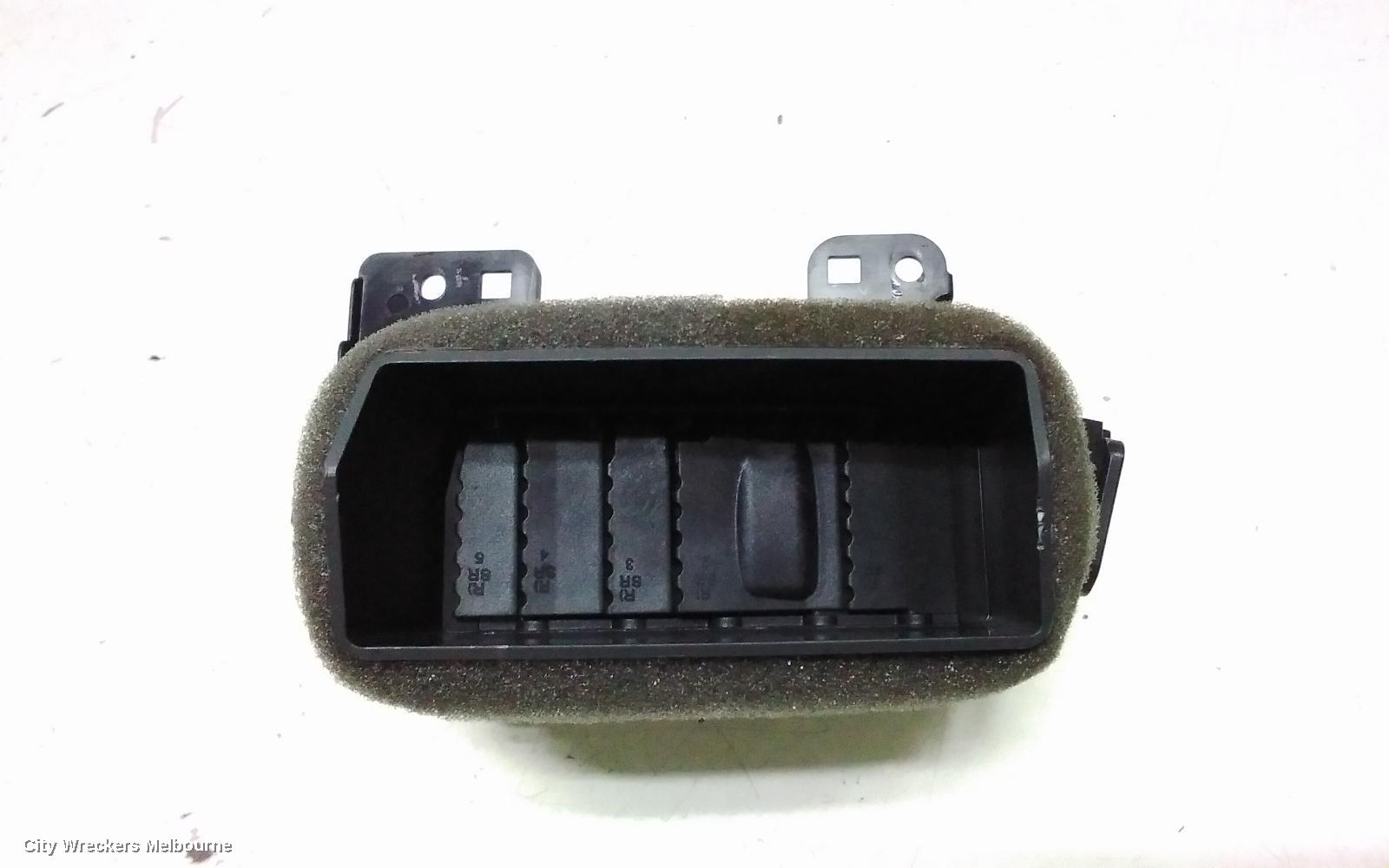 GENESIS GV70, JK, 03/2021 ONWARDS, 97480-AR900  RHF AIRVENT  : 125285